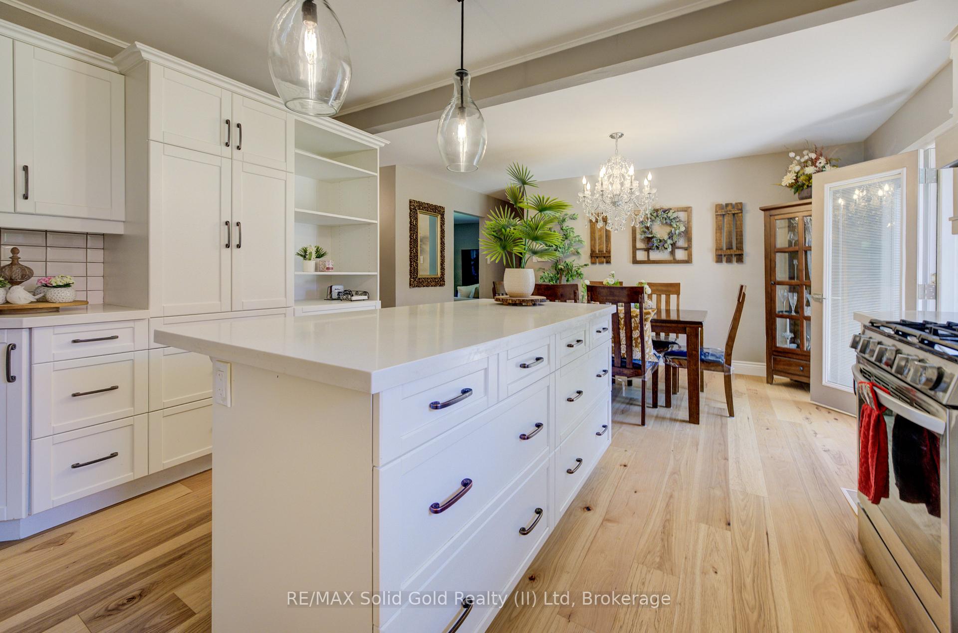 Photo 14 of 1076 Henry Street, Wellesley — HOMEH