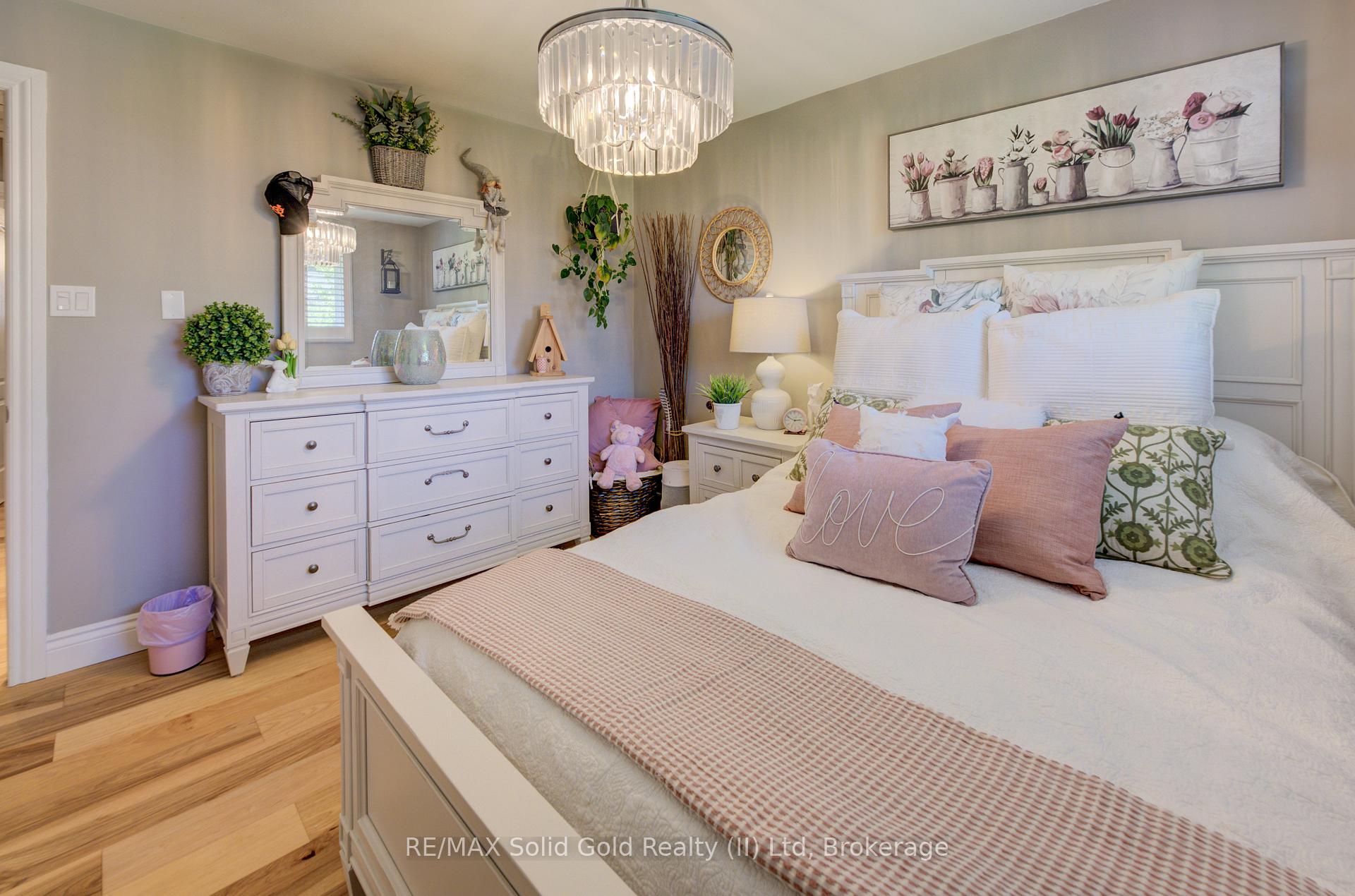 Photo 21 of 1076 Henry Street, Wellesley — HOMEH