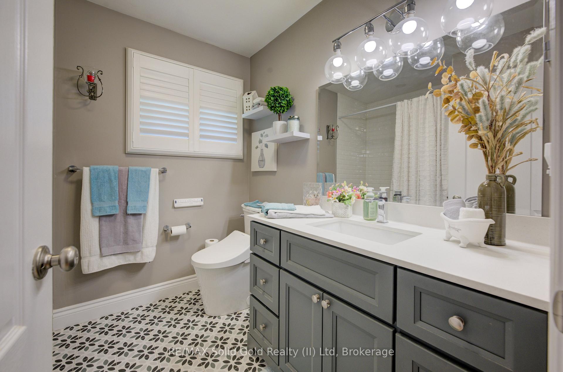 Photo 24 of 1076 Henry Street, Wellesley — HOMEH