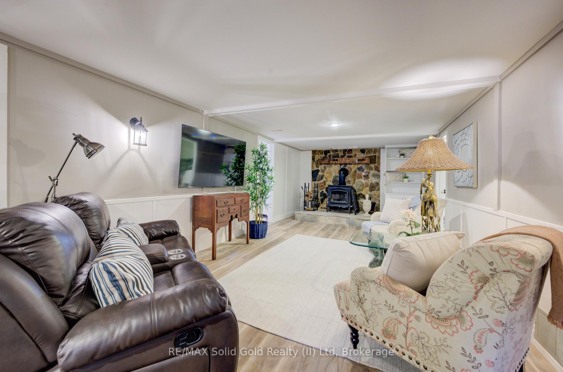 Photo 27 of 1076 Henry Street, Wellesley — HOMEH