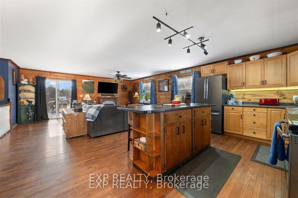 Photo 12 of 1469 Queensborough Road, Tweed, Elzevir (Twp) — HOMEH