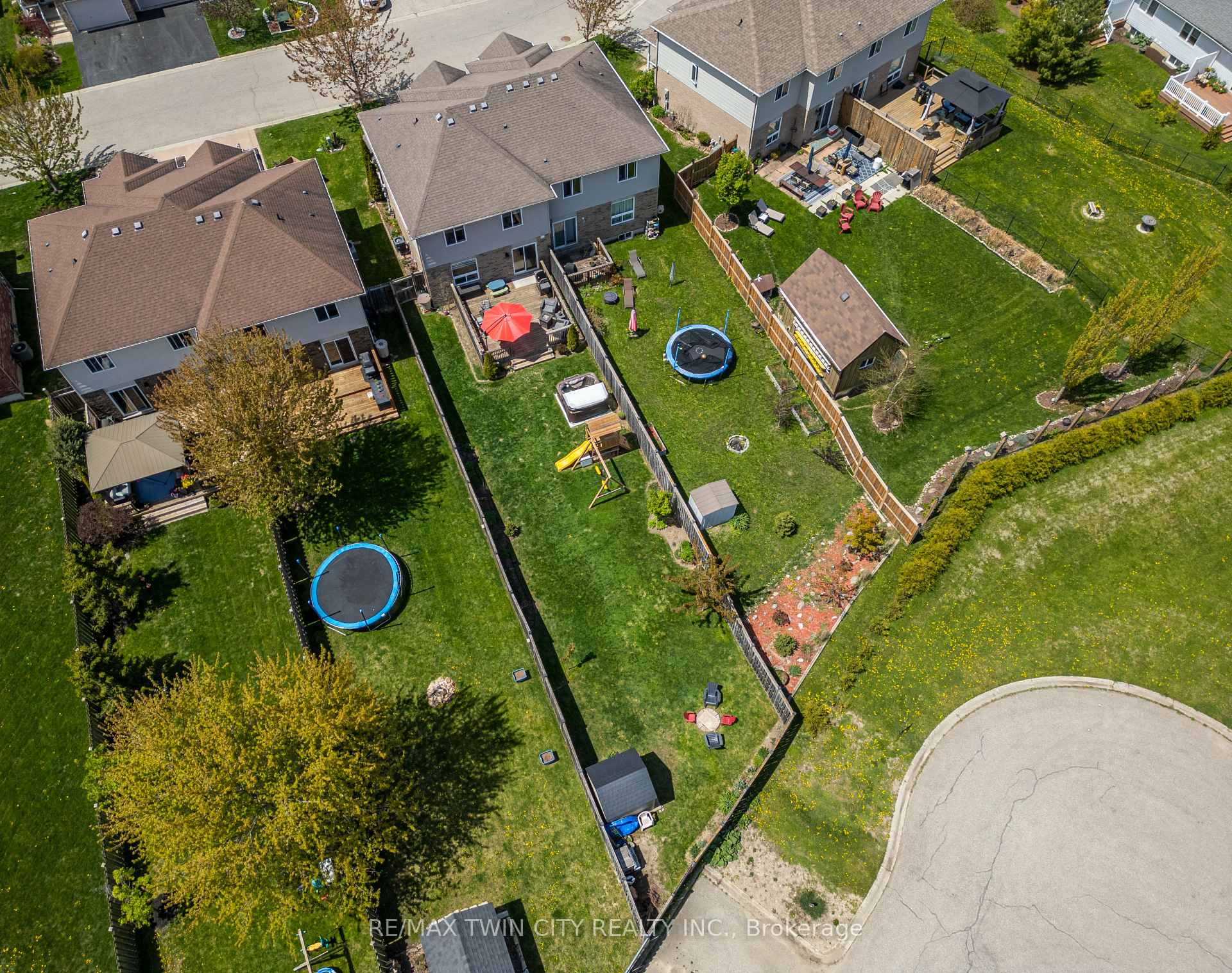 Photo 2 of 81 Pond View Drive, Wellesley — HOMEH