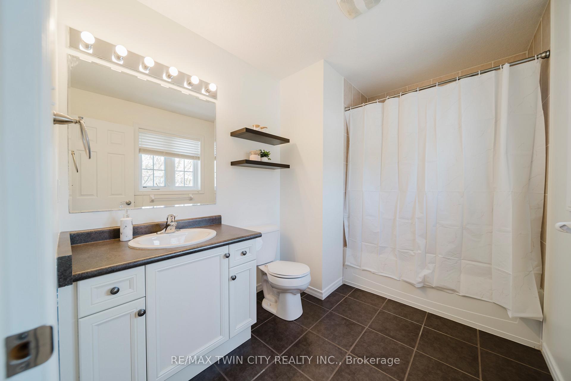 Photo 20 of 81 Pond View Drive, Wellesley — HOMEH