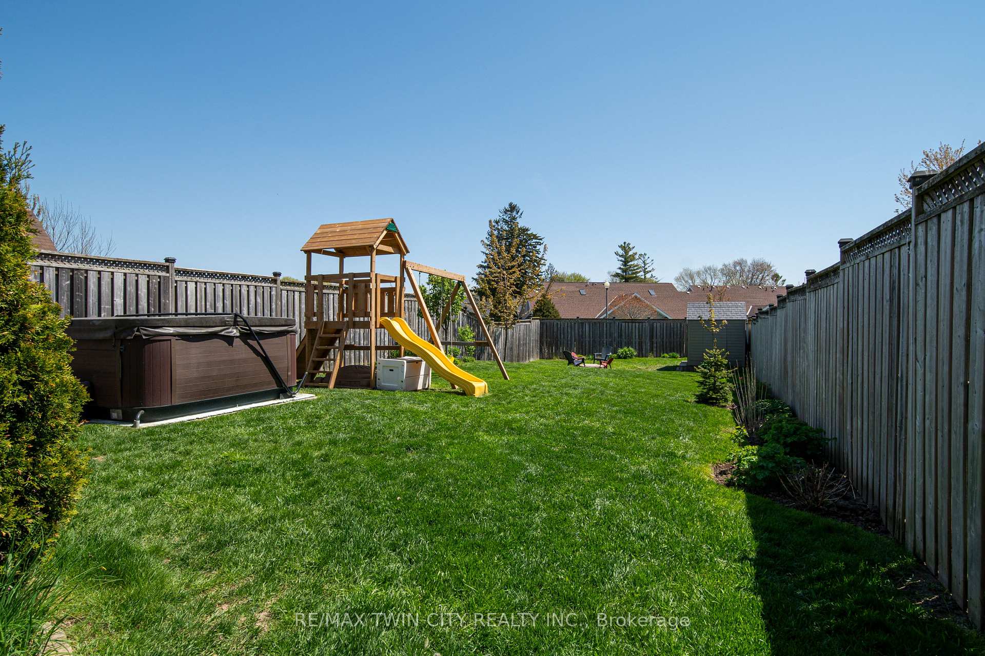 Photo 37 of 81 Pond View Drive, Wellesley — HOMEH