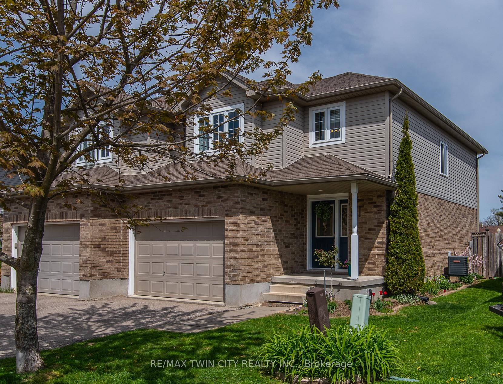 Photo 44 of 81 Pond View Drive, Wellesley — HOMEH