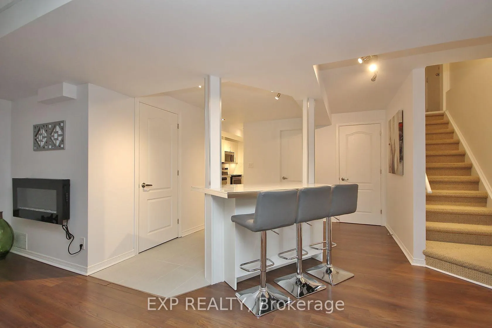 Photo 8 of Unit B, 19 Summerwind Crescent, Ottawa, Barrhaven East — HOMEH