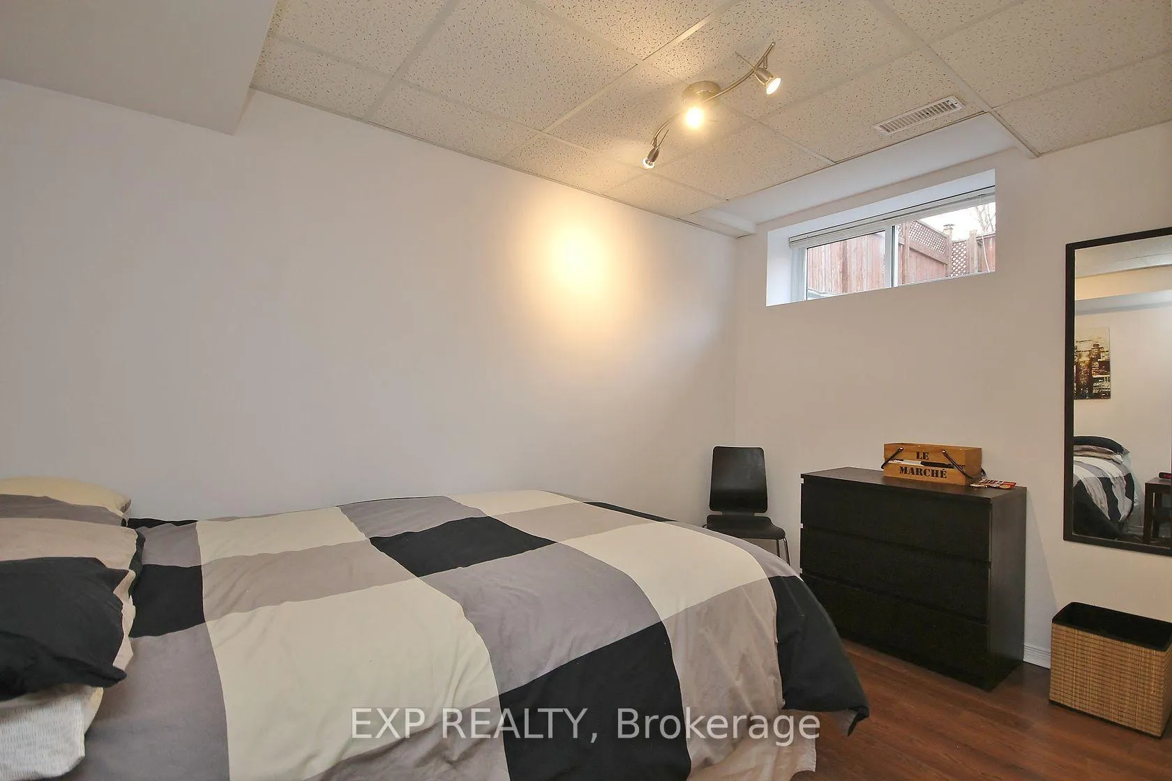Photo 10 of Unit B, 19 Summerwind Crescent, Ottawa, Barrhaven East — HOMEH