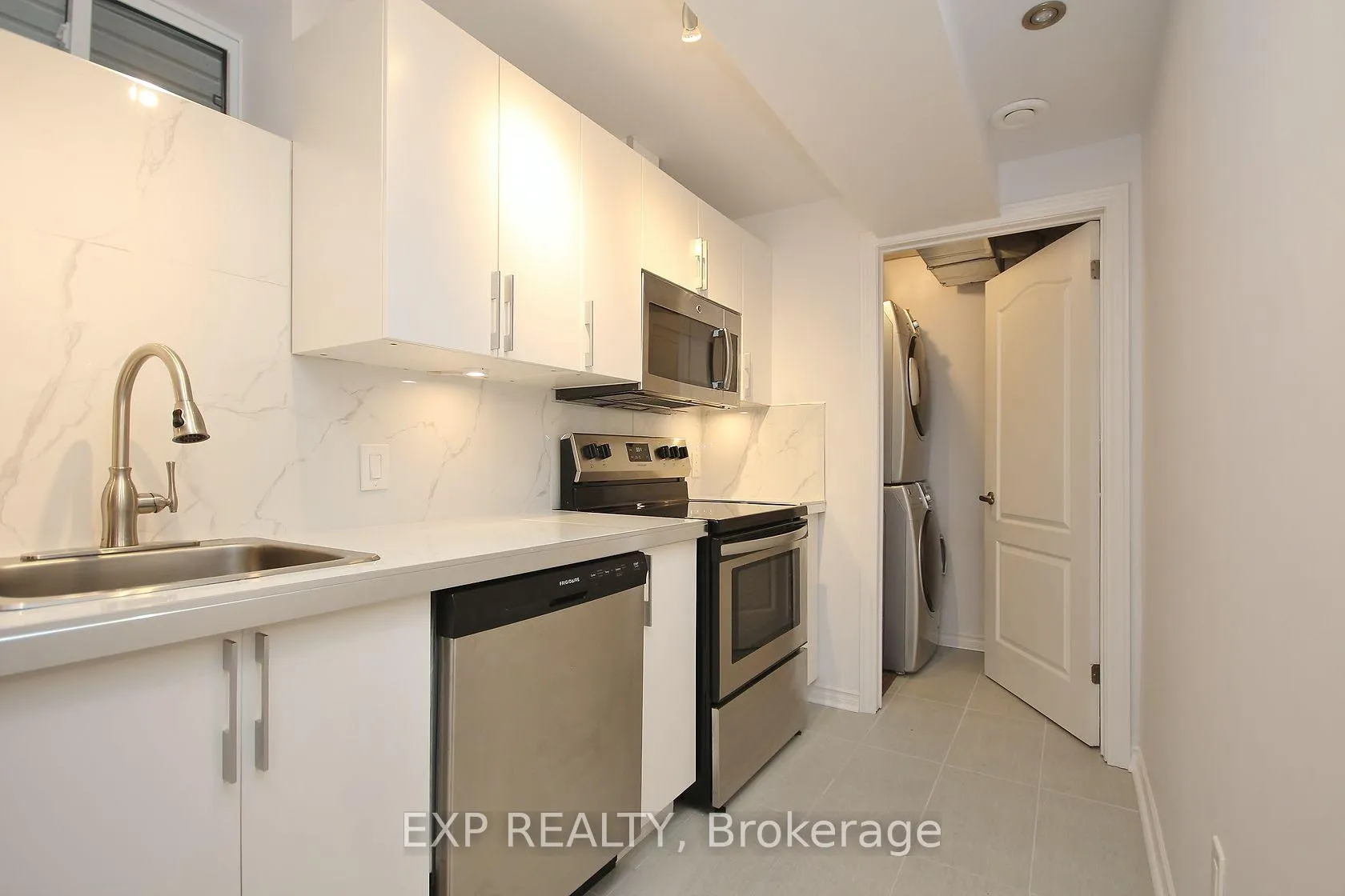 Photo 12 of Unit B, 19 Summerwind Crescent, Ottawa, Barrhaven East — HOMEH
