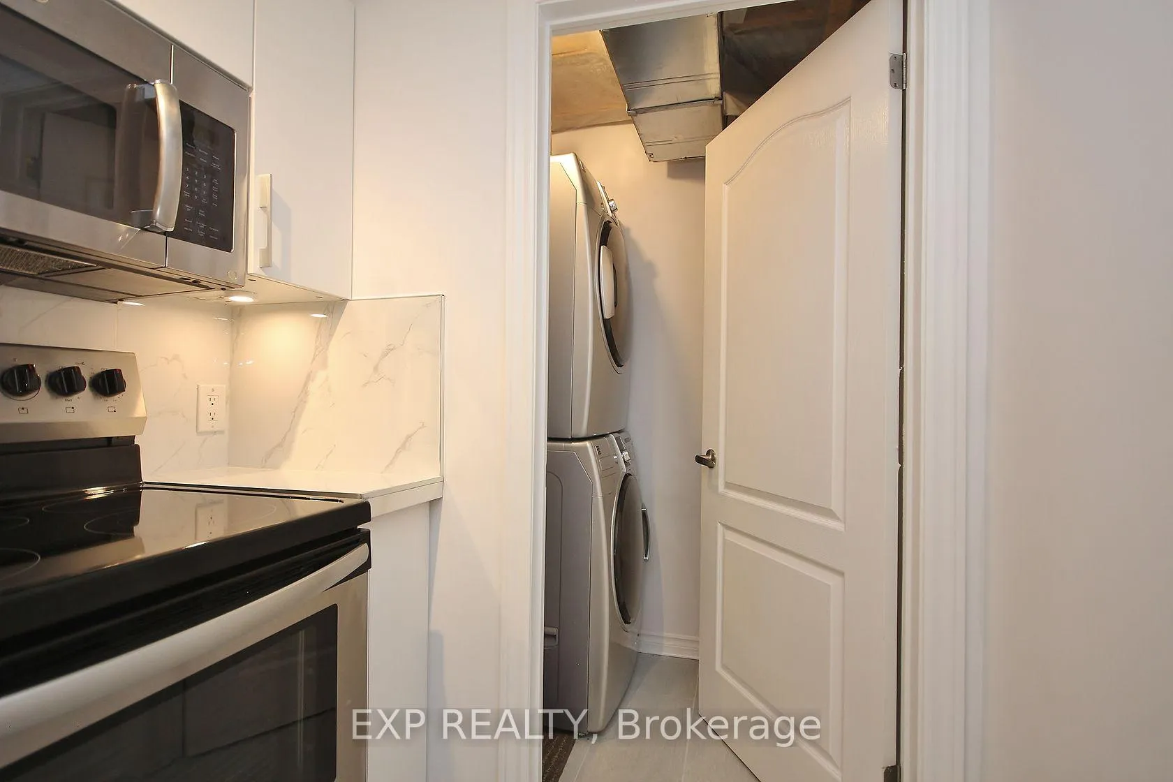 Photo 13 of Unit B, 19 Summerwind Crescent, Ottawa, Barrhaven East — HOMEH