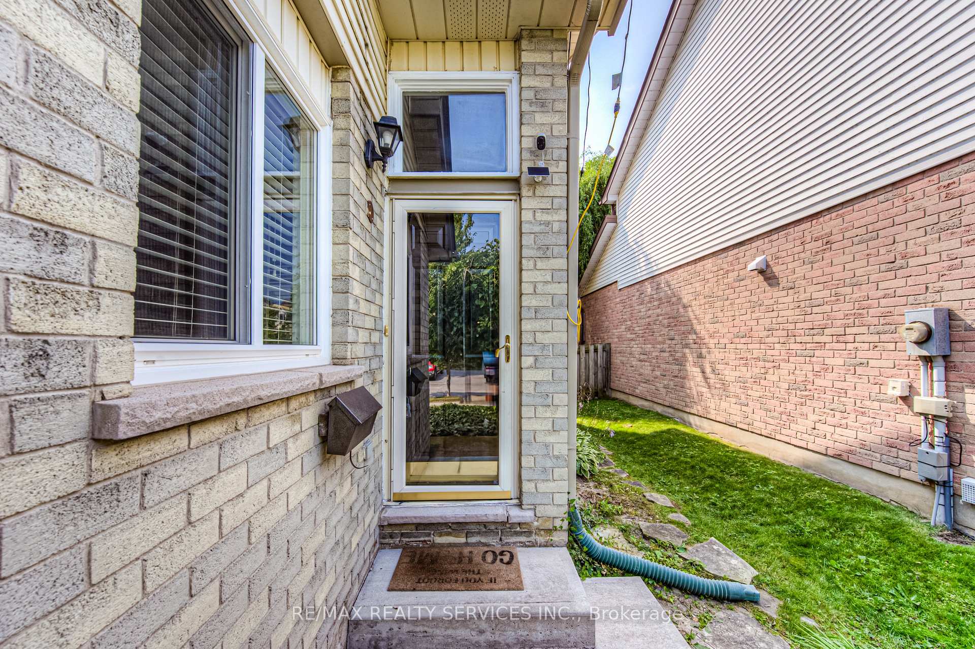 Photo 3 of 582 Drummerhill Crescent NE, Waterloo — HOMEH