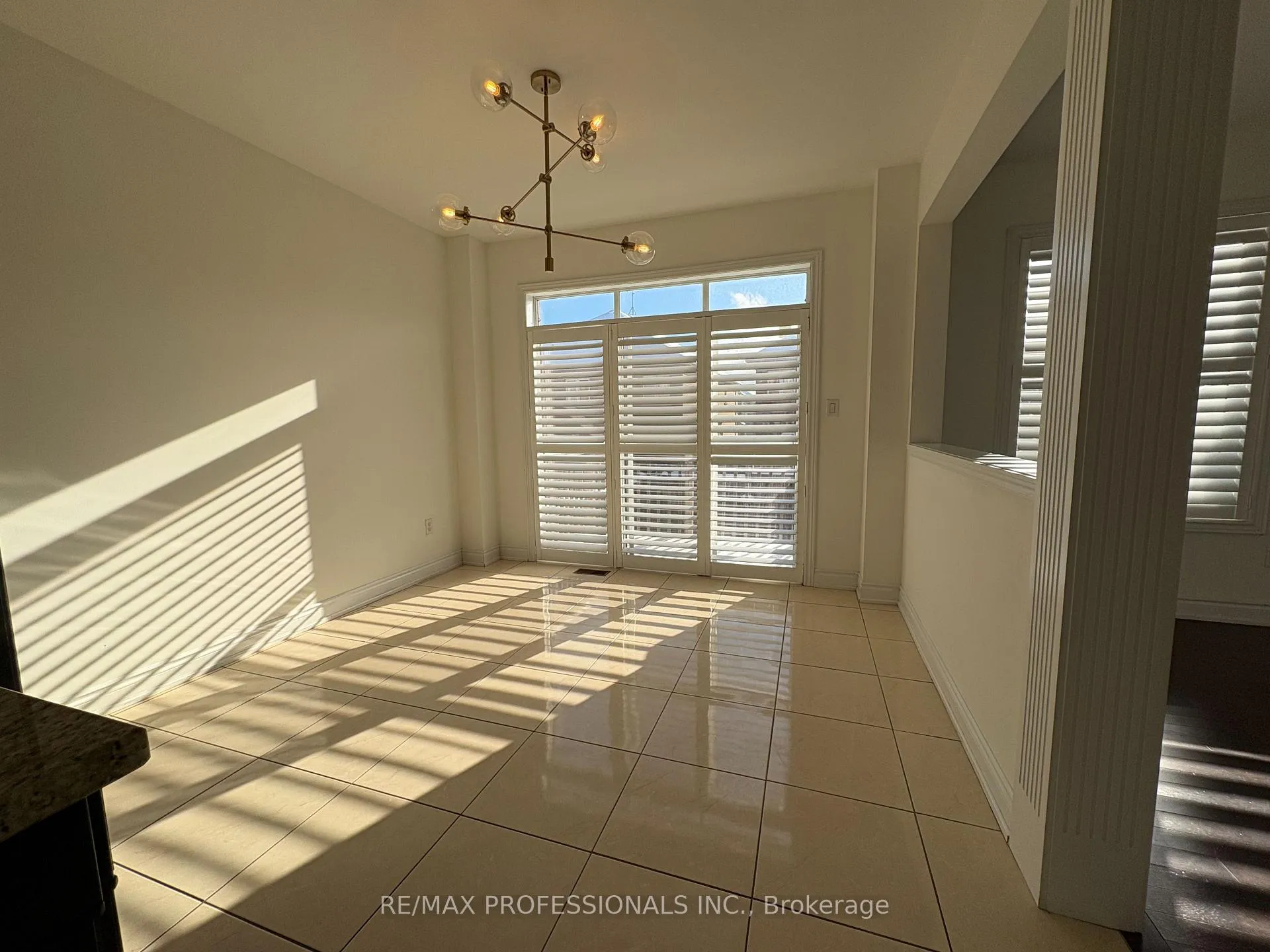 Photo 7 of 73 Barletta Drive, Vaughan, Patterson — HOMEH