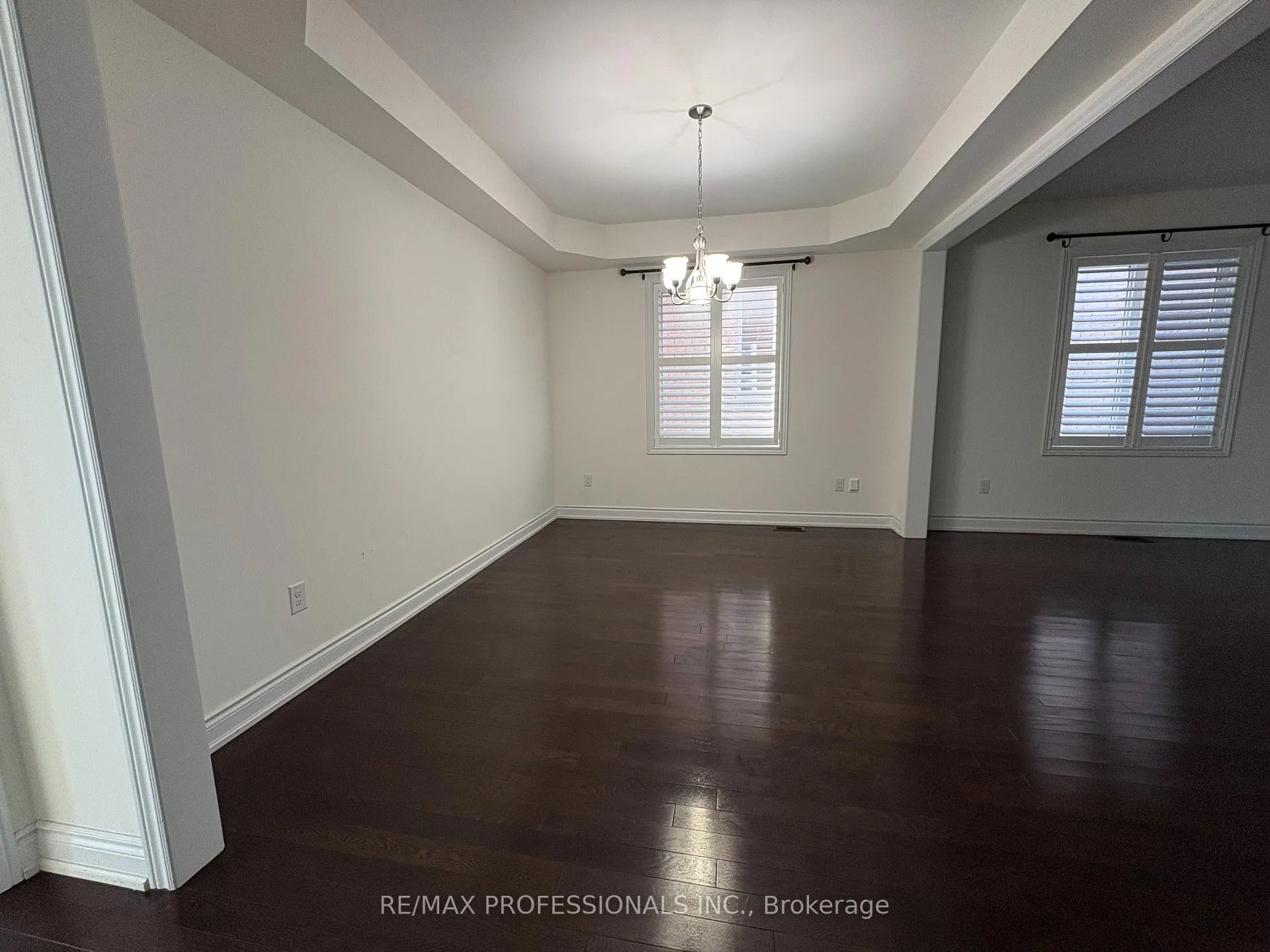 Photo 10 of 73 Barletta Drive, Vaughan, Patterson — HOMEH