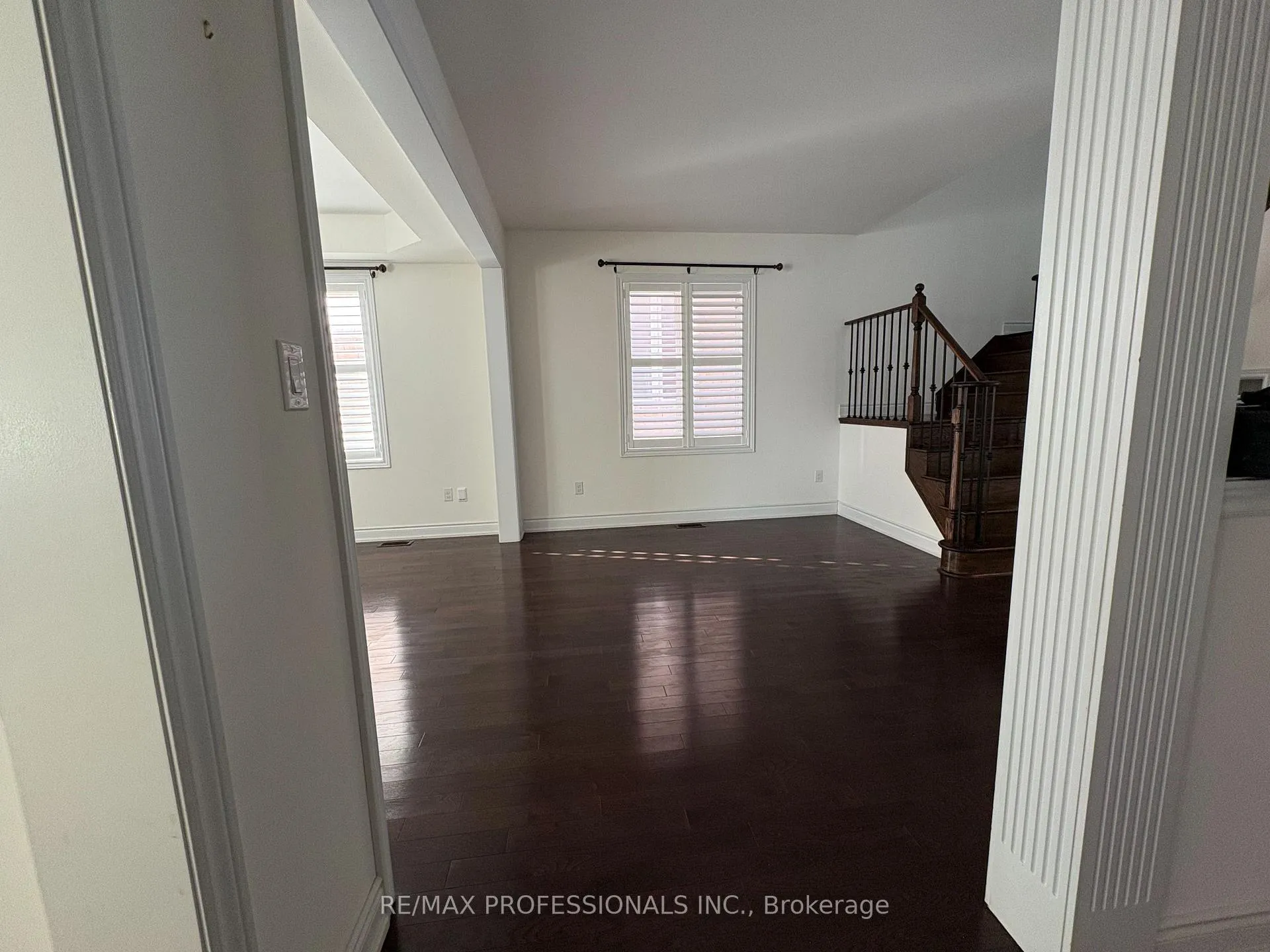Photo 12 of 73 Barletta Drive, Vaughan, Patterson — HOMEH