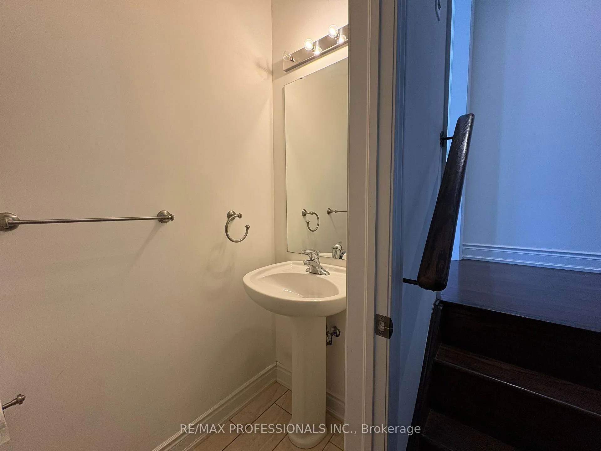 Photo 15 of 73 Barletta Drive, Vaughan, Patterson — HOMEH