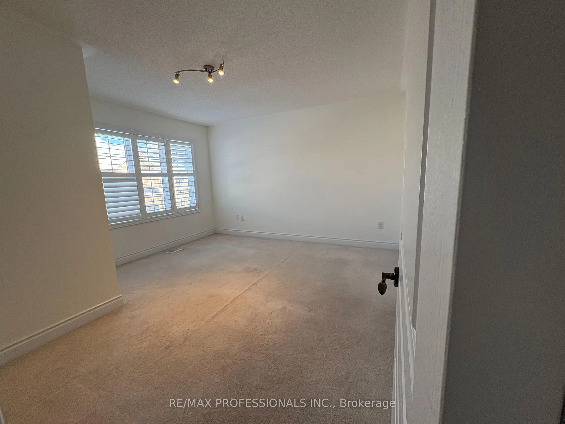 Photo 21 of 73 Barletta Drive, Vaughan, Patterson — HOMEH