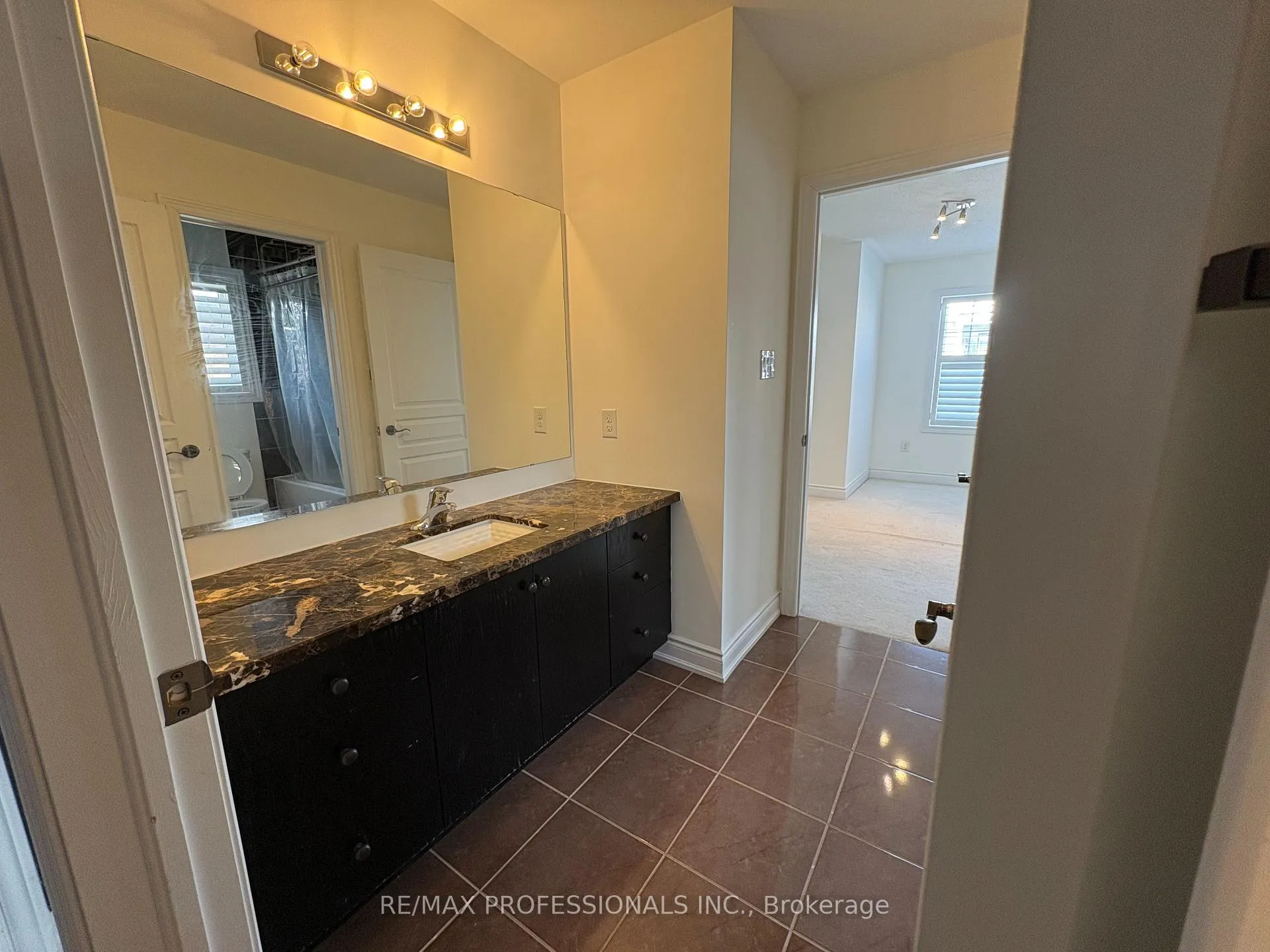 Photo 23 of 73 Barletta Drive, Vaughan, Patterson — HOMEH