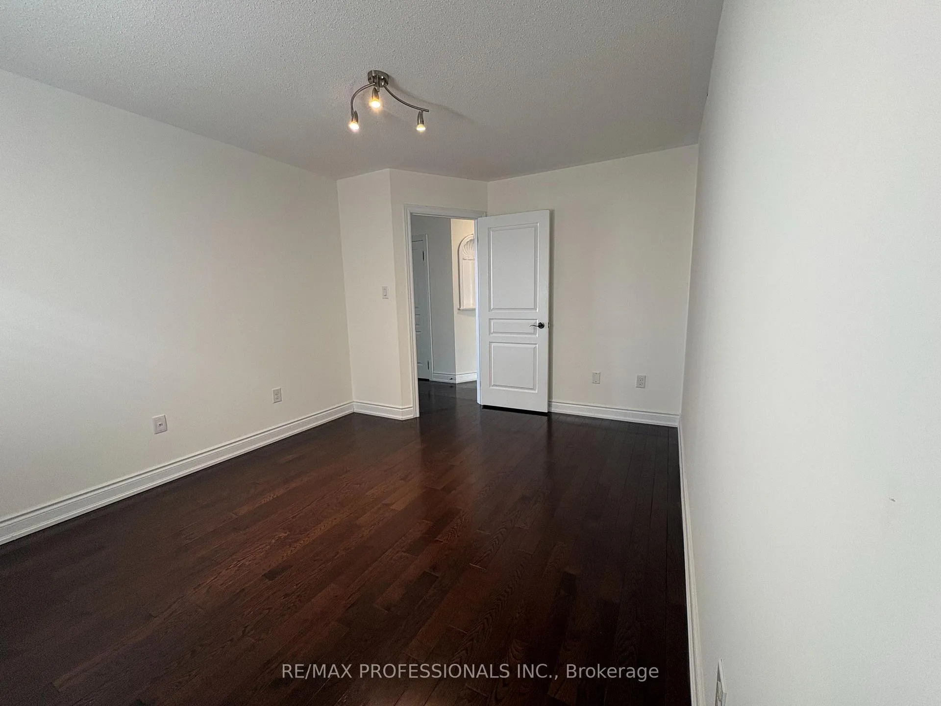 Photo 28 of 73 Barletta Drive, Vaughan, Patterson — HOMEH