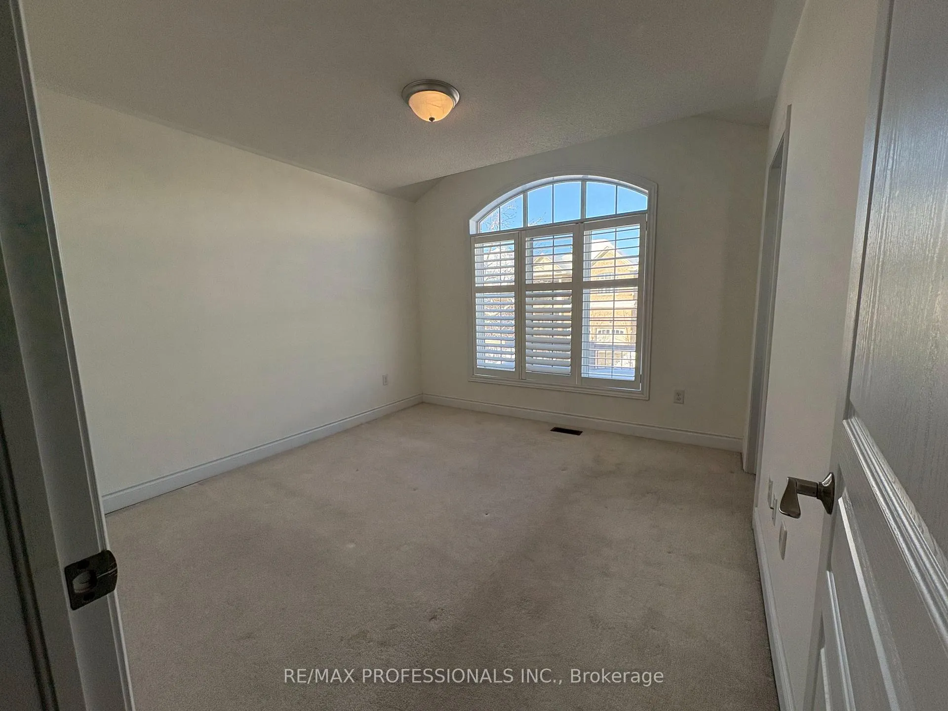 Photo 29 of 73 Barletta Drive, Vaughan, Patterson — HOMEH