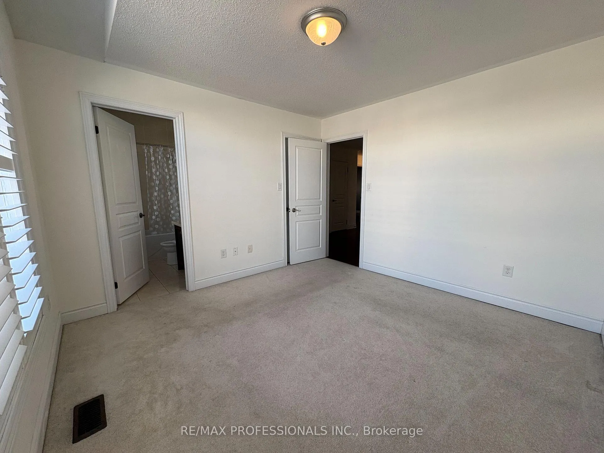 Photo 30 of 73 Barletta Drive, Vaughan, Patterson — HOMEH