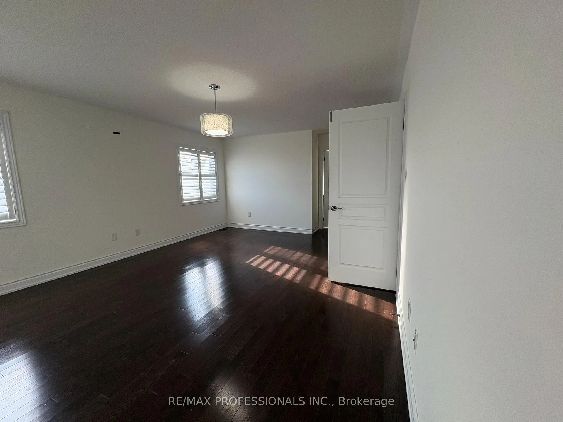 Photo 34 of 73 Barletta Drive, Vaughan, Patterson — HOMEH