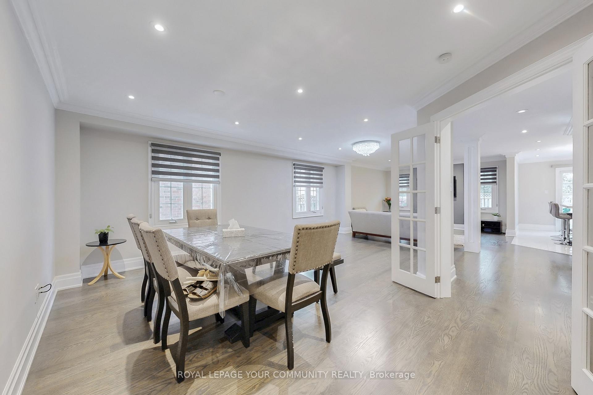 Photo 2 of 104 Pentland Crescent S, Vaughan, Maple — HOMEH