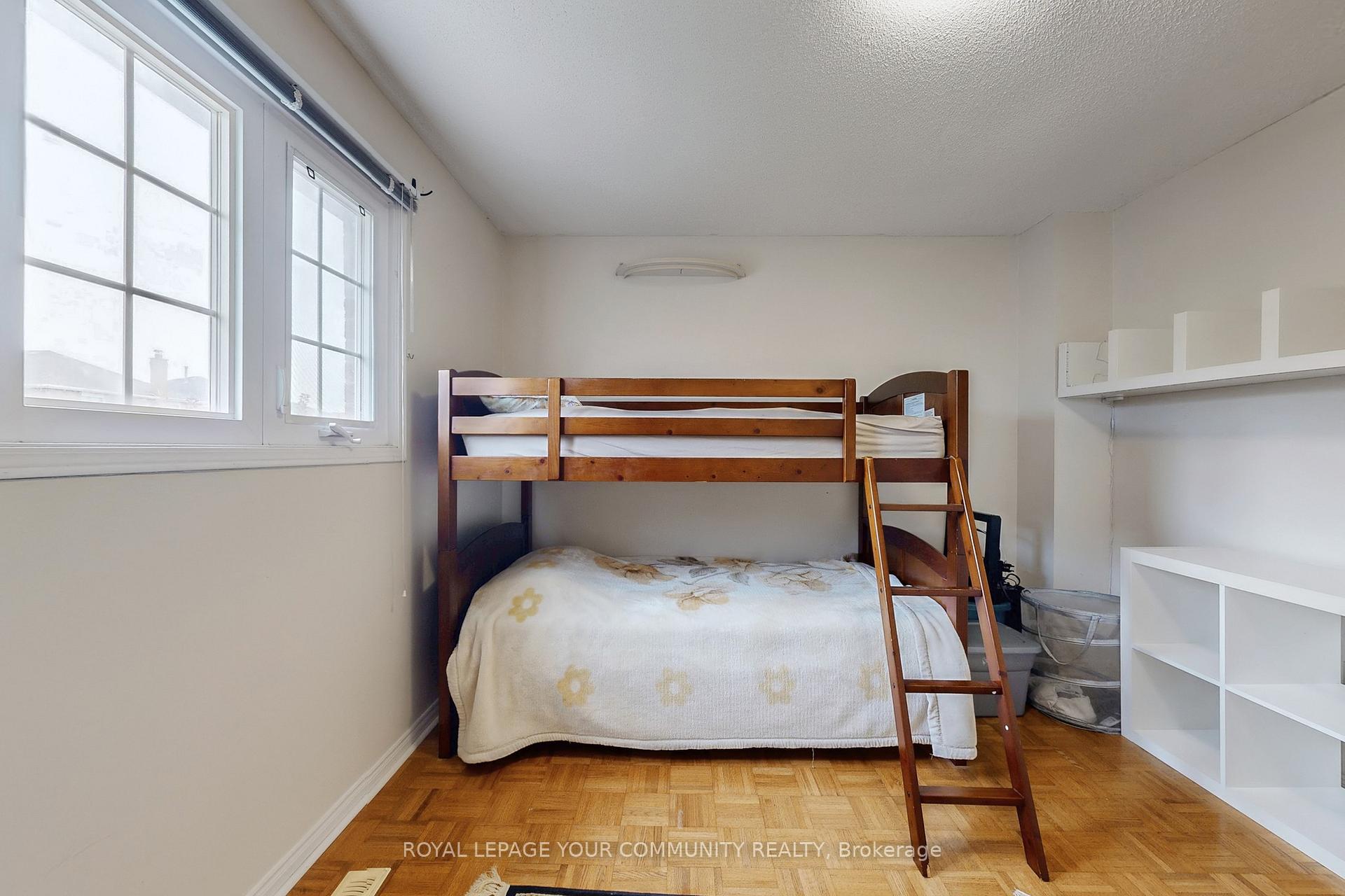 Photo 8 of 104 Pentland Crescent S, Vaughan, Maple — HOMEH