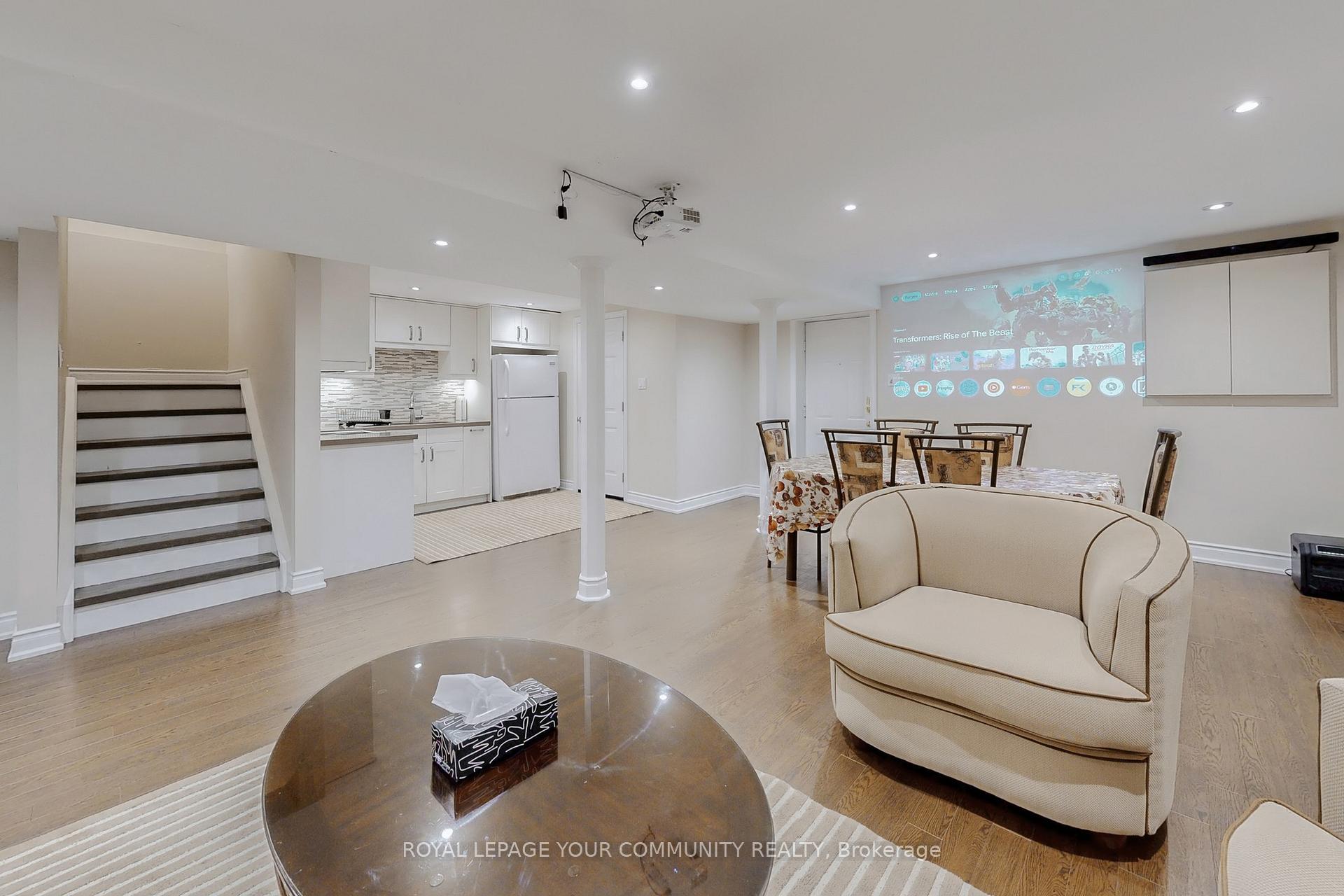 Photo 21 of 104 Pentland Crescent S, Vaughan, Maple — HOMEH