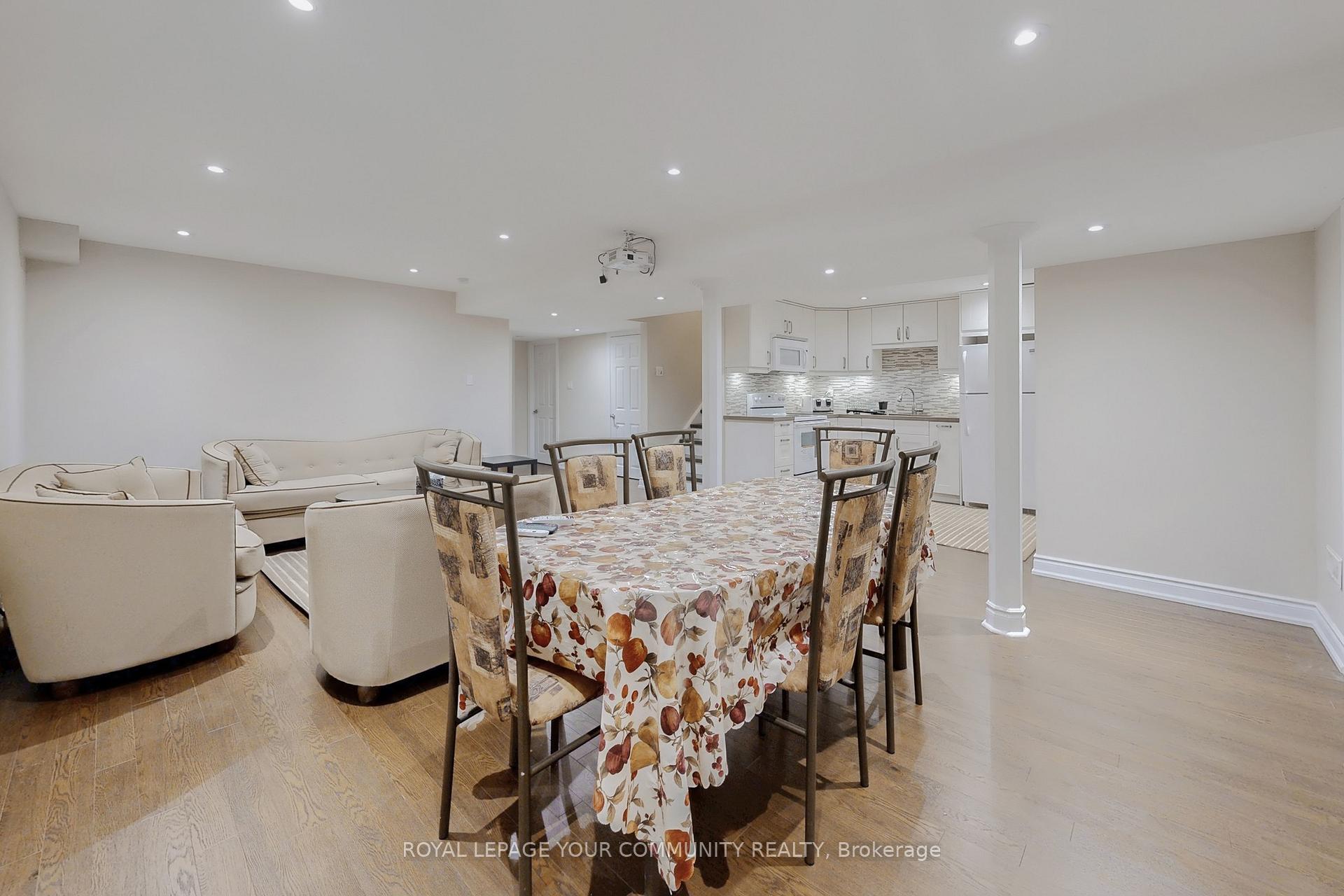 Photo 22 of 104 Pentland Crescent S, Vaughan, Maple — HOMEH
