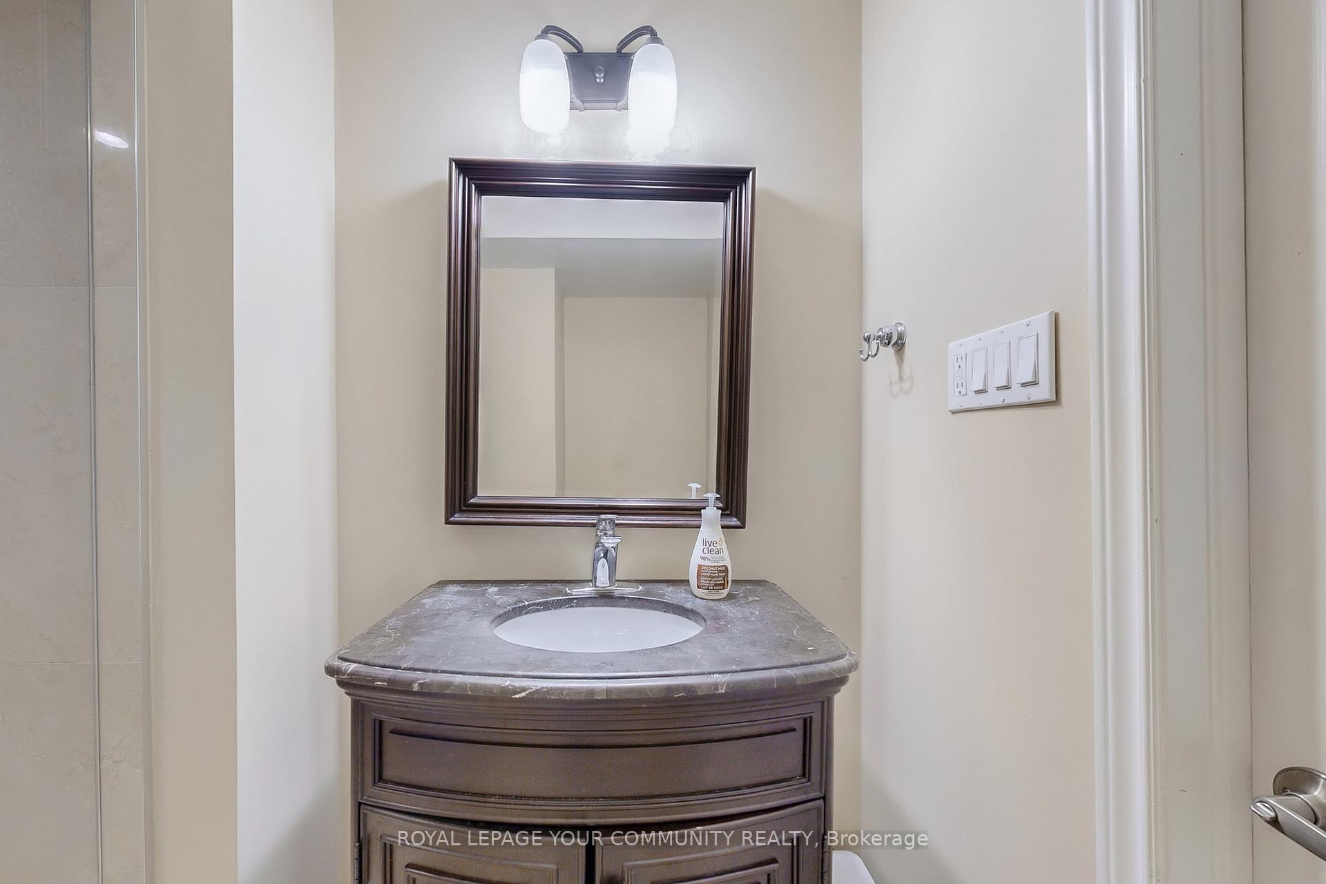 Photo 27 of 104 Pentland Crescent S, Vaughan, Maple — HOMEH