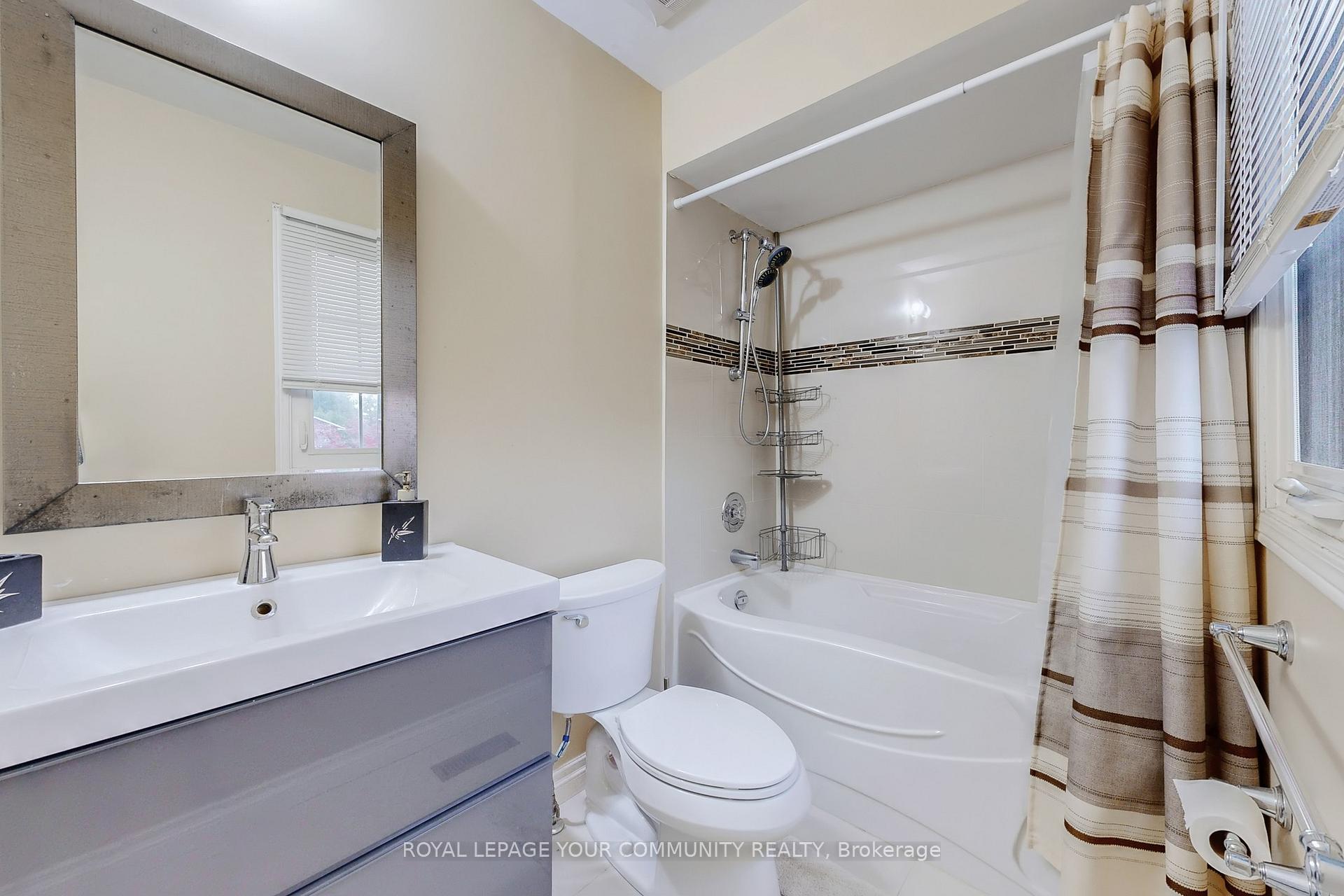 Photo 29 of 104 Pentland Crescent S, Vaughan, Maple — HOMEH
