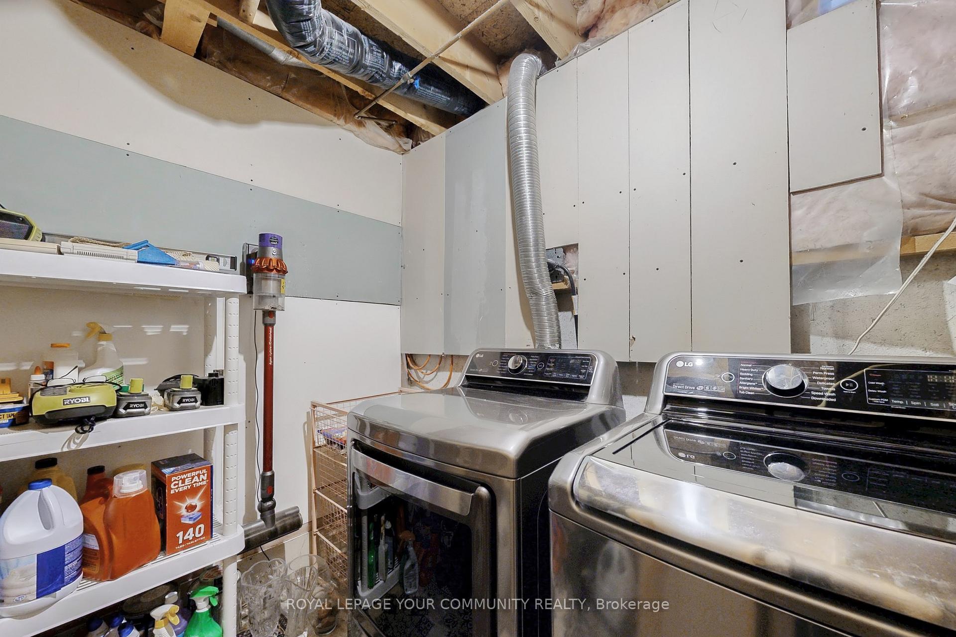 Photo 30 of 104 Pentland Crescent S, Vaughan, Maple — HOMEH