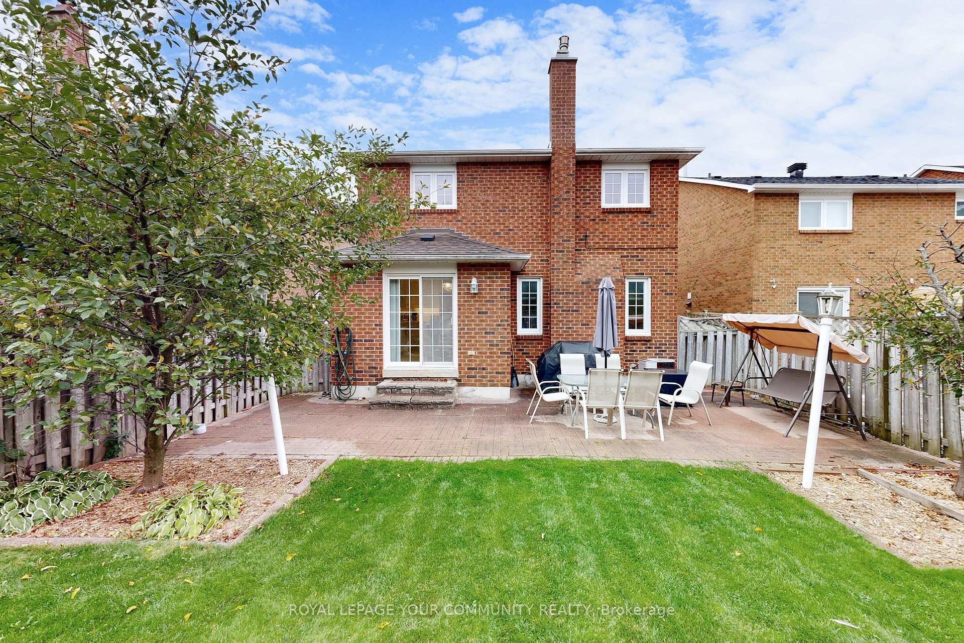 Photo 32 of 104 Pentland Crescent S, Vaughan, Maple — HOMEH