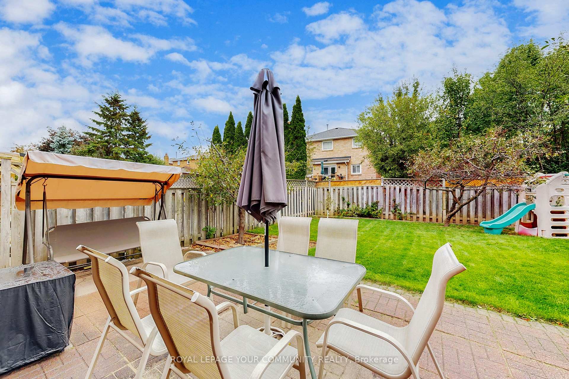 Photo 34 of 104 Pentland Crescent S, Vaughan, Maple — HOMEH