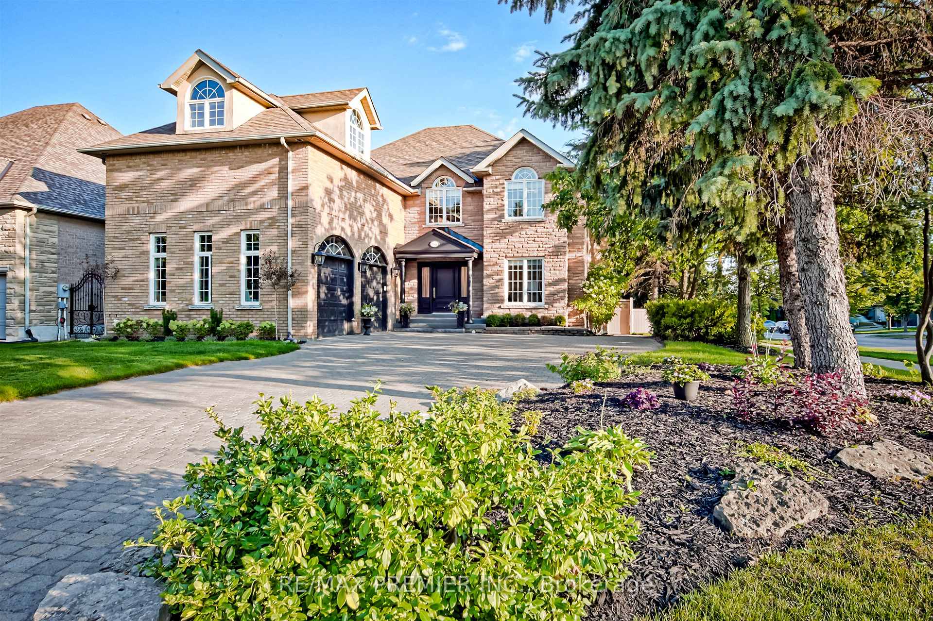 Photo 1 of 115 Southlawn Drive, Vaughan, Islington Woods — HOMEH