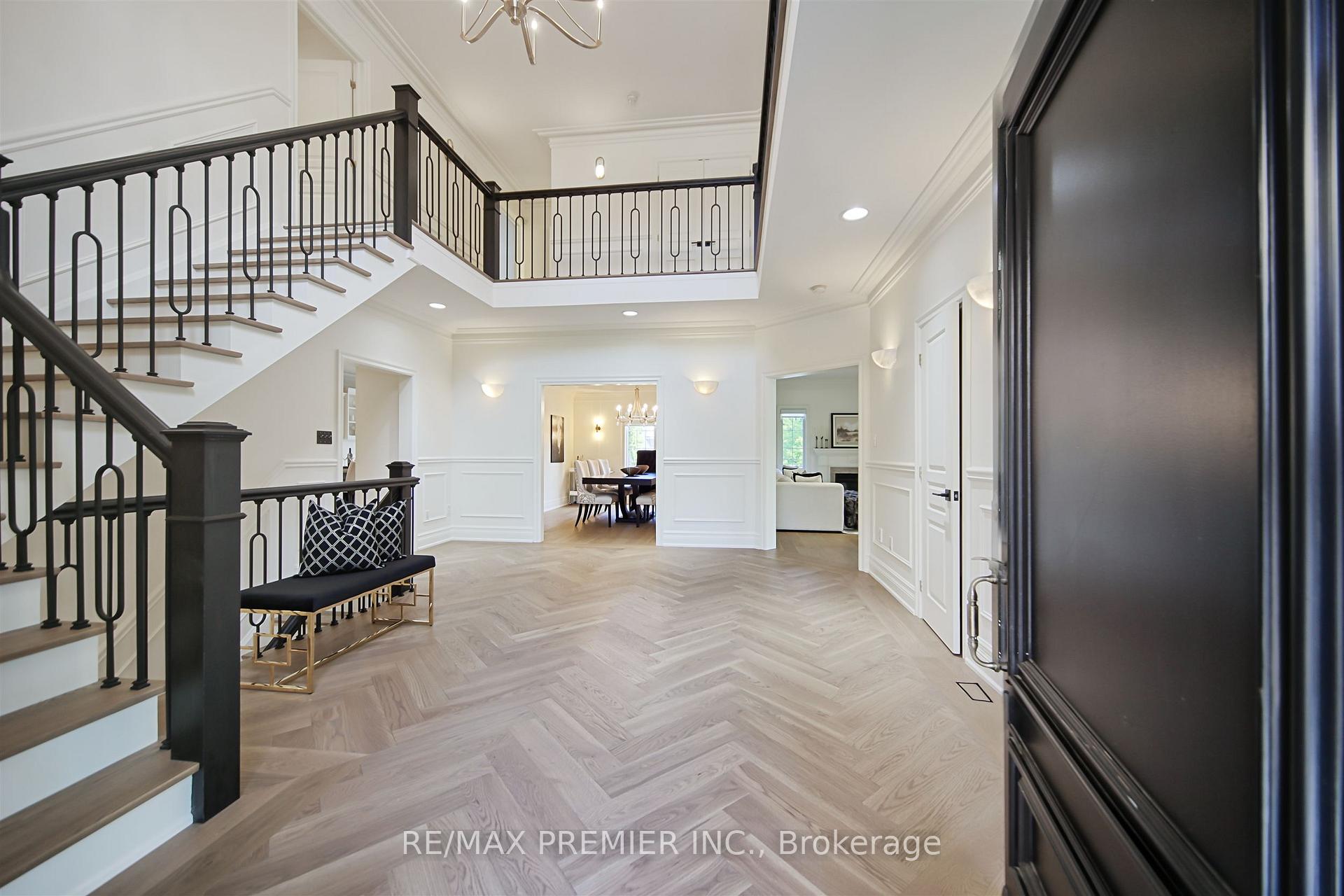 Photo 3 of 115 Southlawn Drive, Vaughan, Islington Woods — HOMEH
