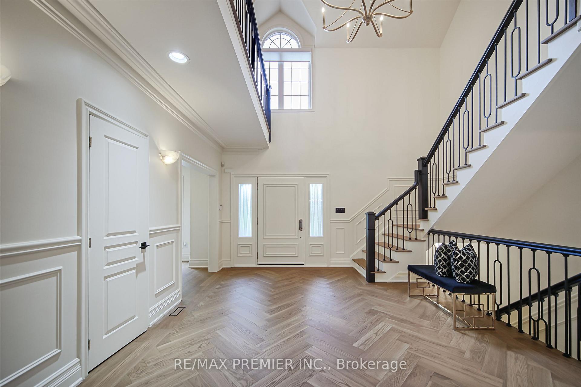 Photo 4 of 115 Southlawn Drive, Vaughan, Islington Woods — HOMEH