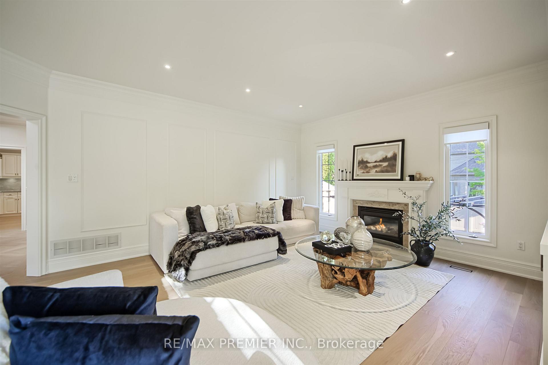 Photo 7 of 115 Southlawn Drive, Vaughan, Islington Woods — HOMEH