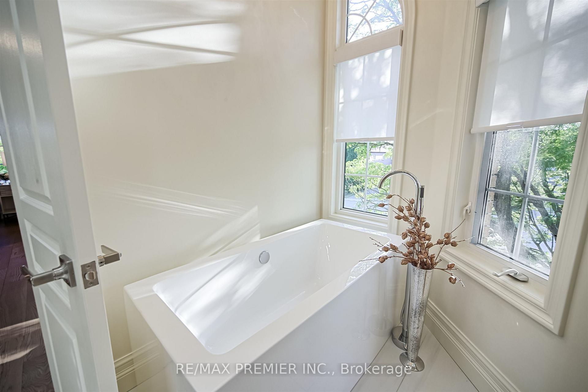 Photo 28 of 115 Southlawn Drive, Vaughan, Islington Woods — HOMEH