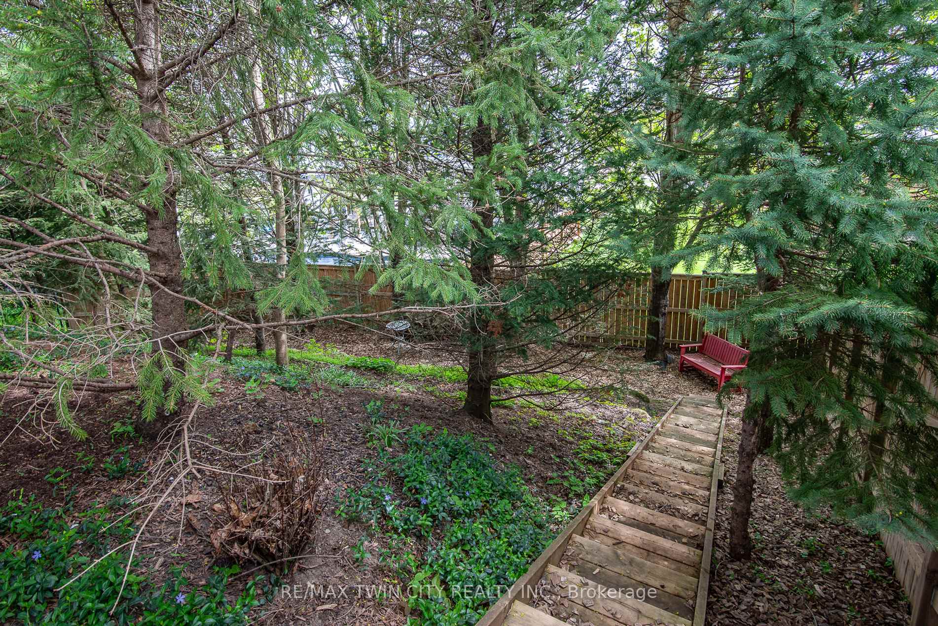 Photo 9 of 58 Zinkann Crescent, Wellesley — HOMEH
