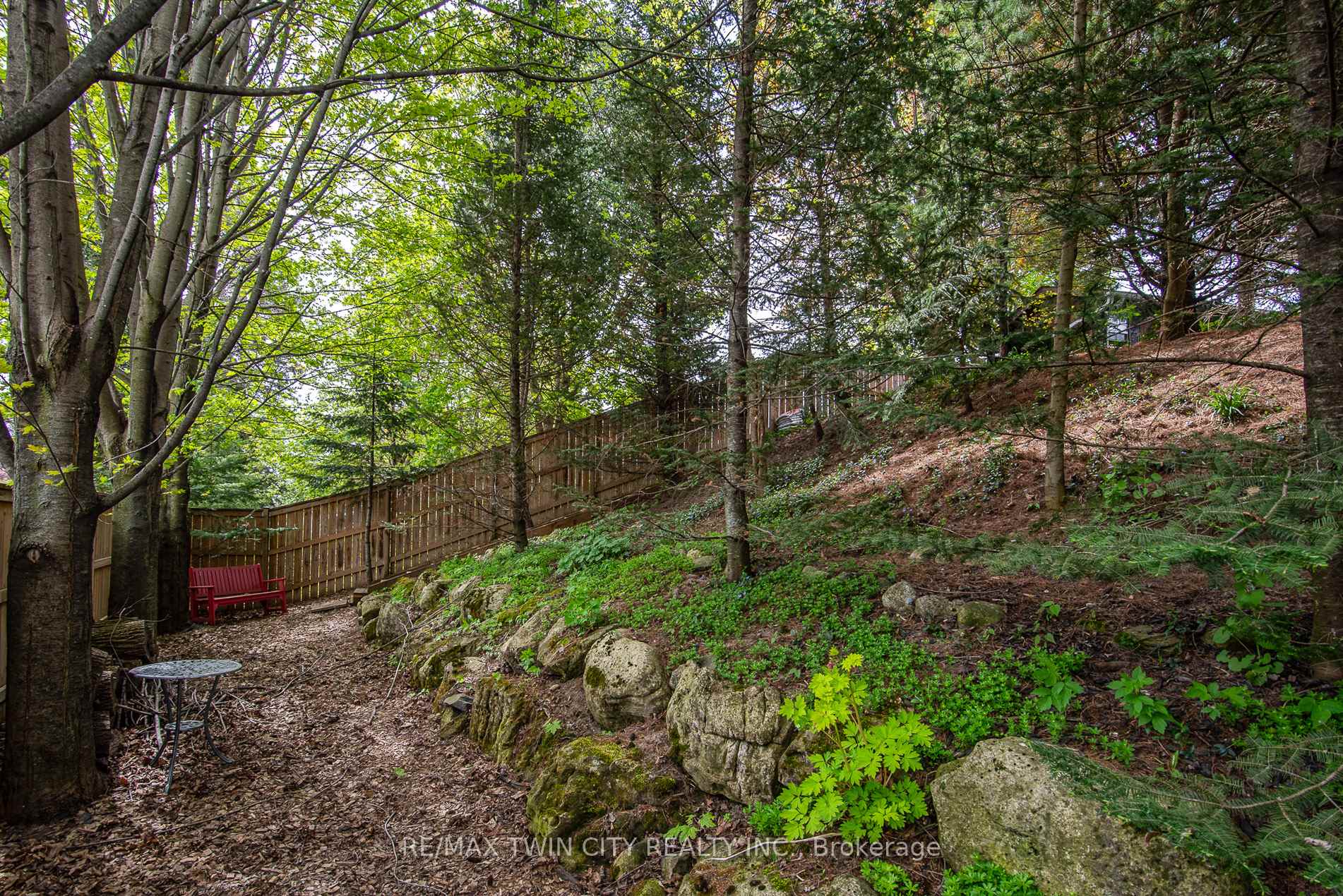 Photo 11 of 58 Zinkann Crescent, Wellesley — HOMEH