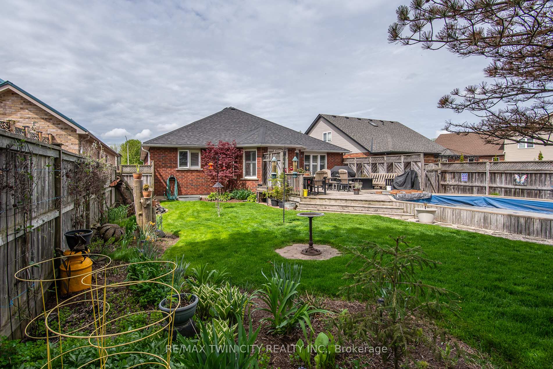 Photo 13 of 58 Zinkann Crescent, Wellesley — HOMEH