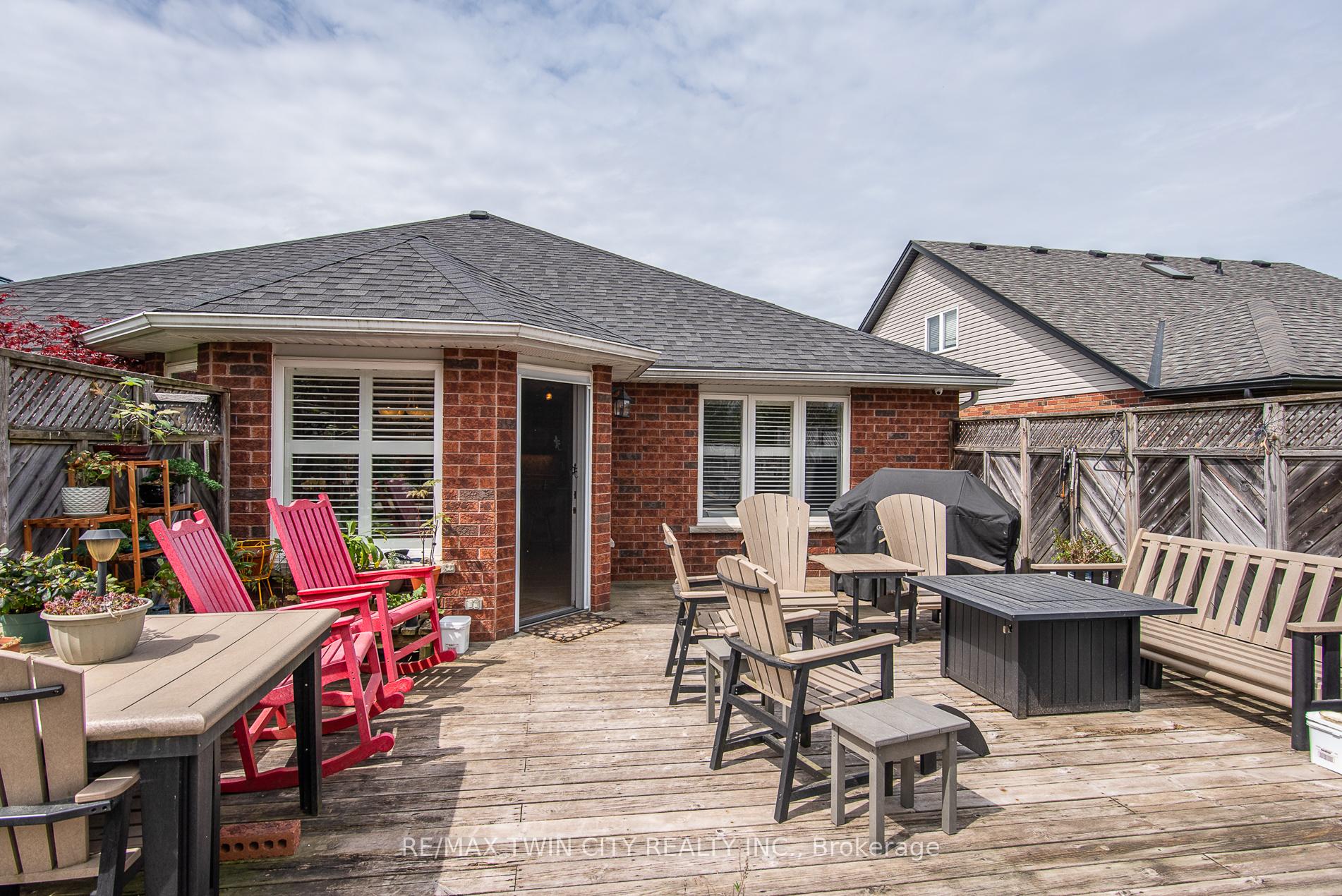 Photo 14 of 58 Zinkann Crescent, Wellesley — HOMEH