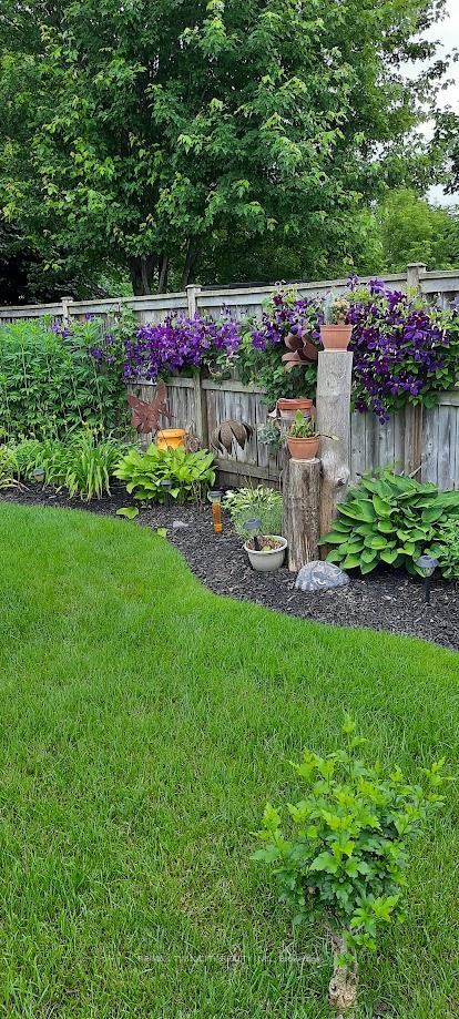 Photo 18 of 58 Zinkann Crescent, Wellesley — HOMEH