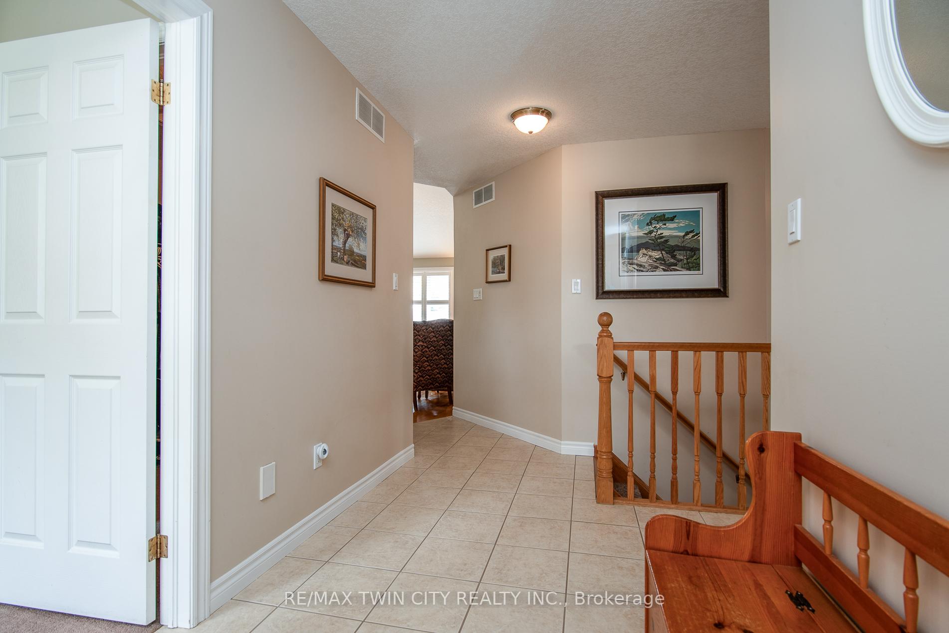 Photo 21 of 58 Zinkann Crescent, Wellesley — HOMEH
