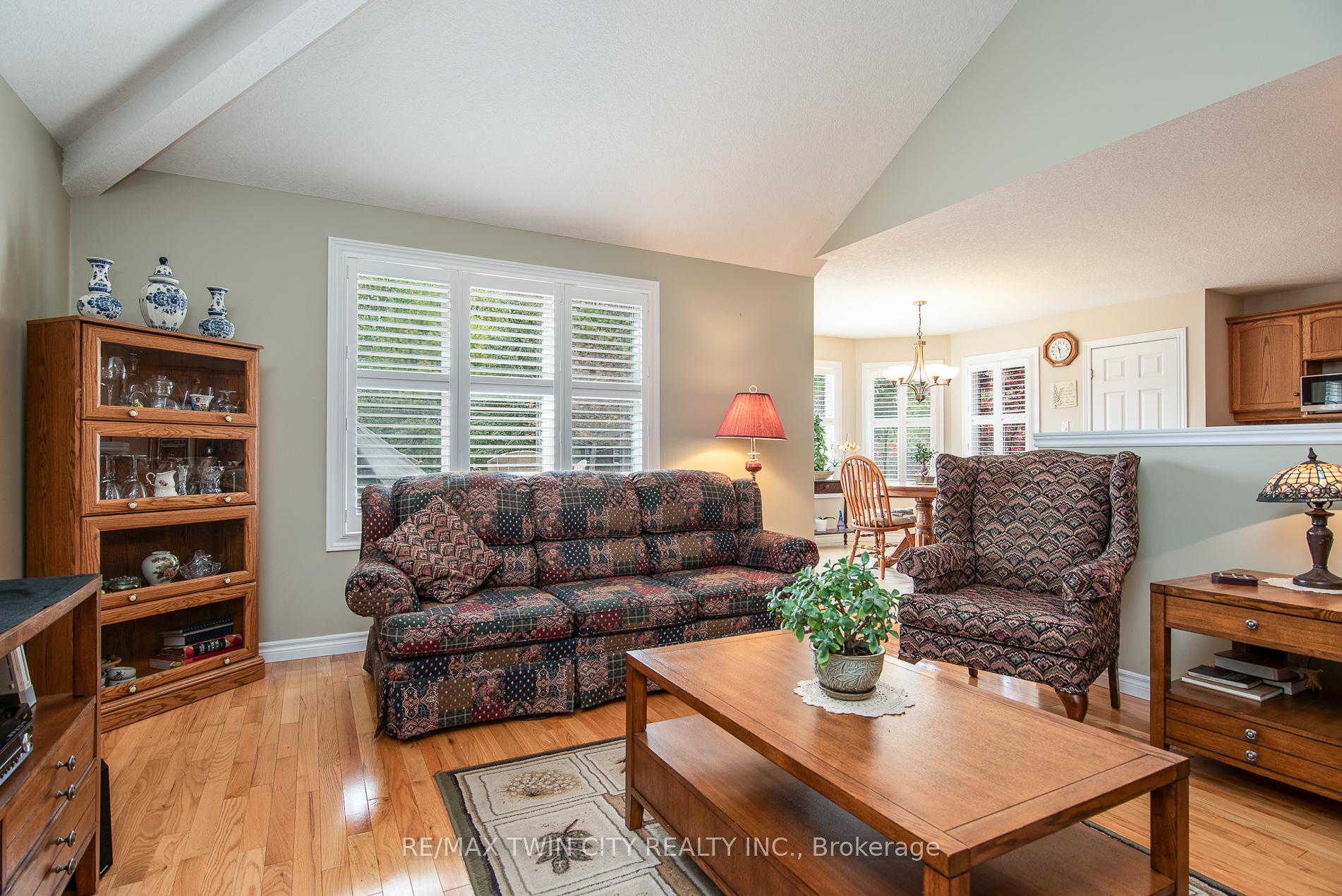 Photo 24 of 58 Zinkann Crescent, Wellesley — HOMEH