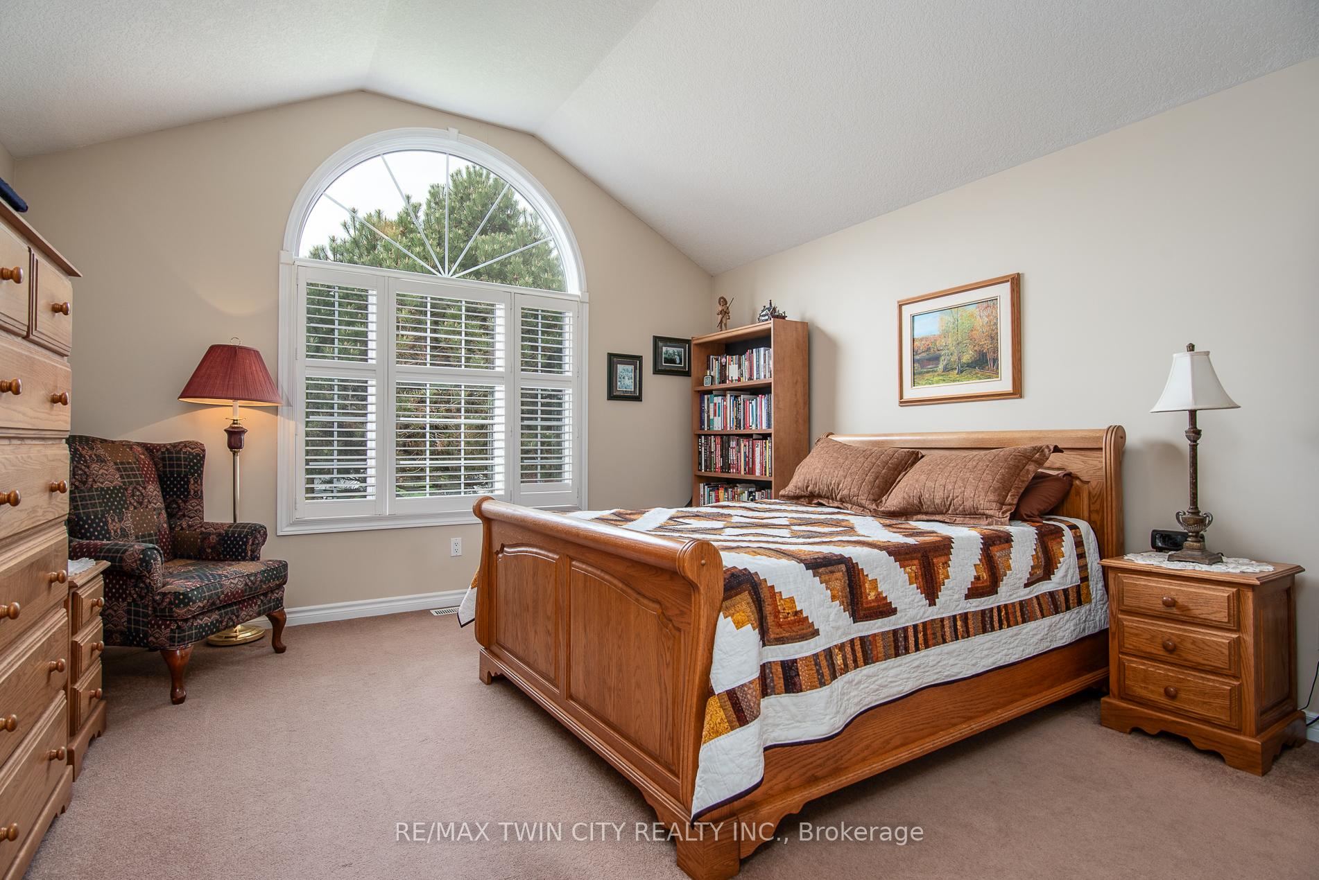 Photo 32 of 58 Zinkann Crescent, Wellesley — HOMEH