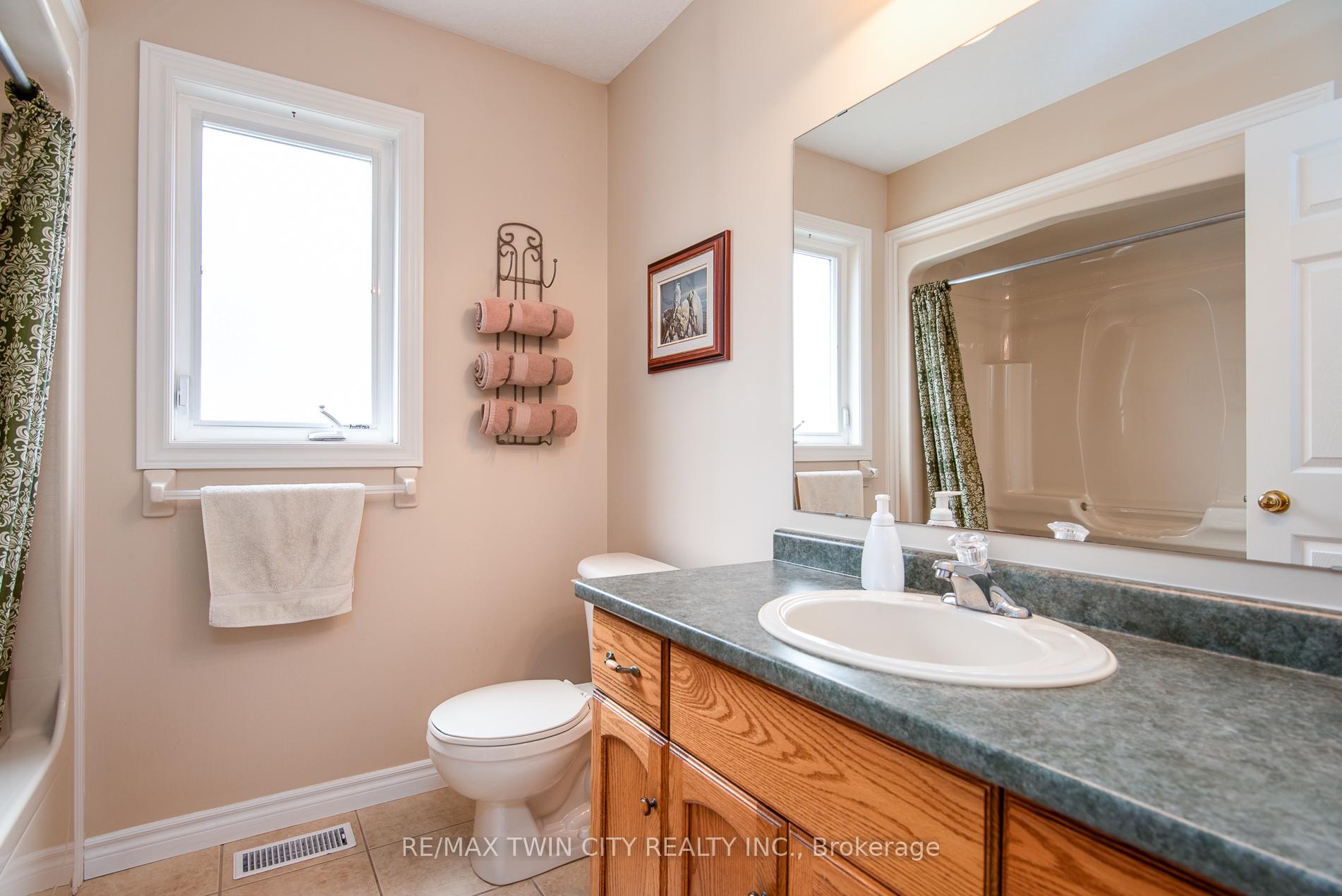 Photo 39 of 58 Zinkann Crescent, Wellesley — HOMEH