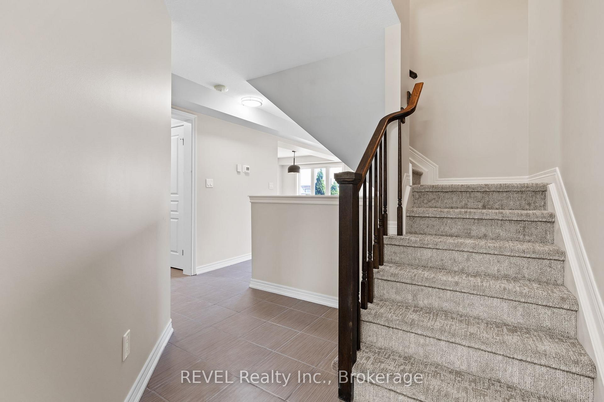 Photo 6 of 124 Roselawn Crescent, Welland, Coyle Creek — HOMEH