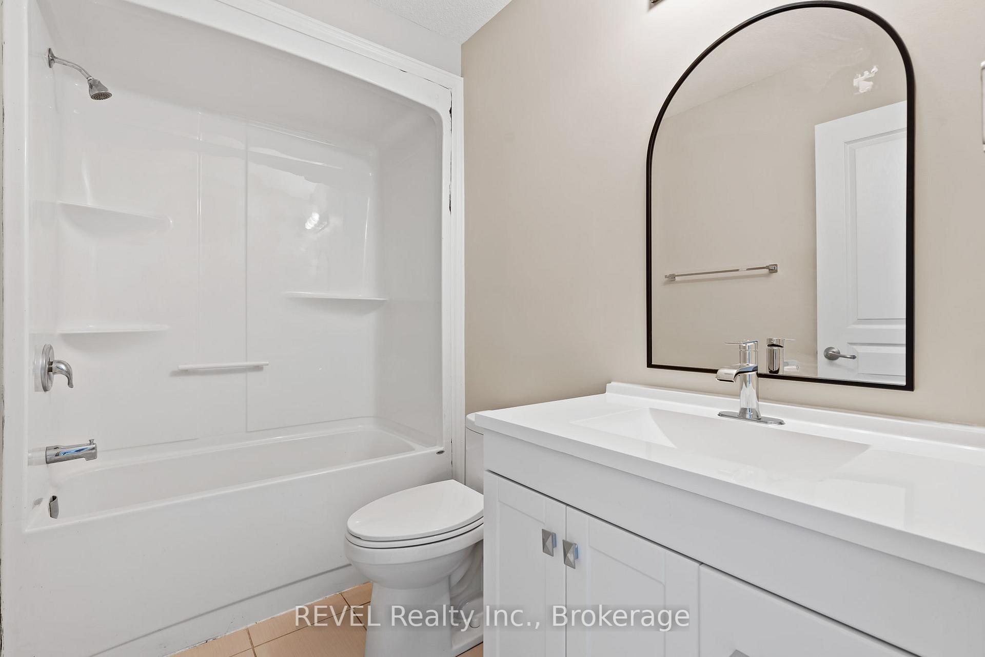 Photo 17 of 124 Roselawn Crescent, Welland, Coyle Creek — HOMEH