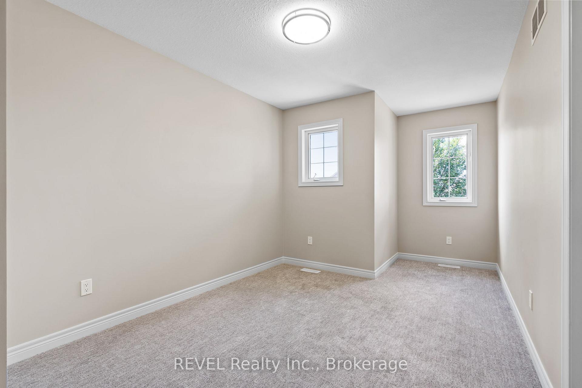 Photo 18 of 124 Roselawn Crescent, Welland, Coyle Creek — HOMEH